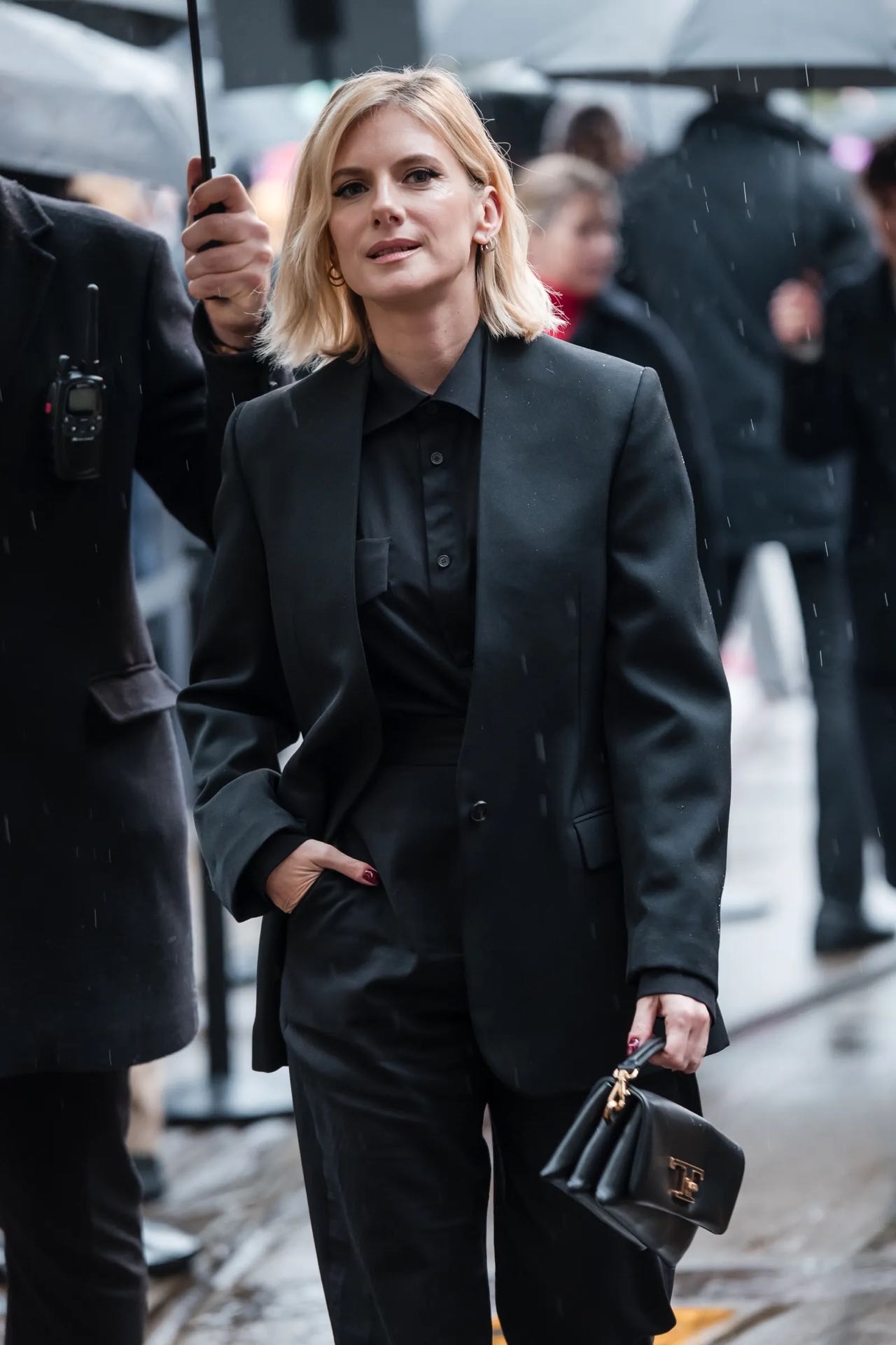 Κοντό καρέ: Τα πιο ωραία hairstyles για να τολμήσετε την αλλαγή-5