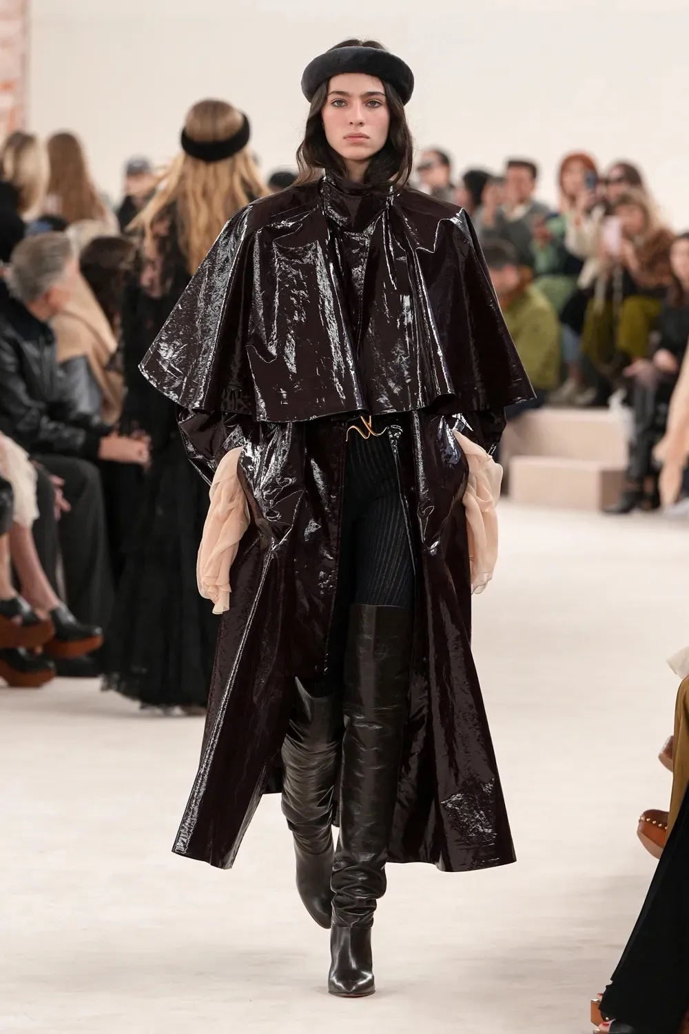 Chloé FW24: 4 trends από την πρώτη συλλογή της Chemena Kamali για τον οίκο-3