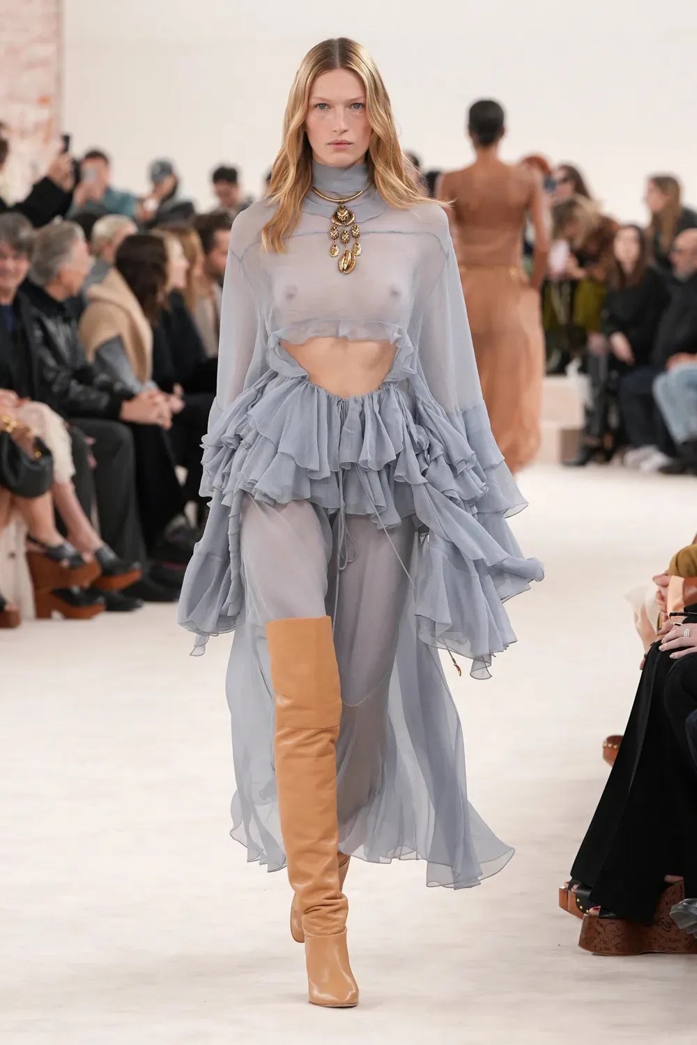 Chloé FW24: 4 trends από την πρώτη συλλογή της Chemena Kamali για τον οίκο-2