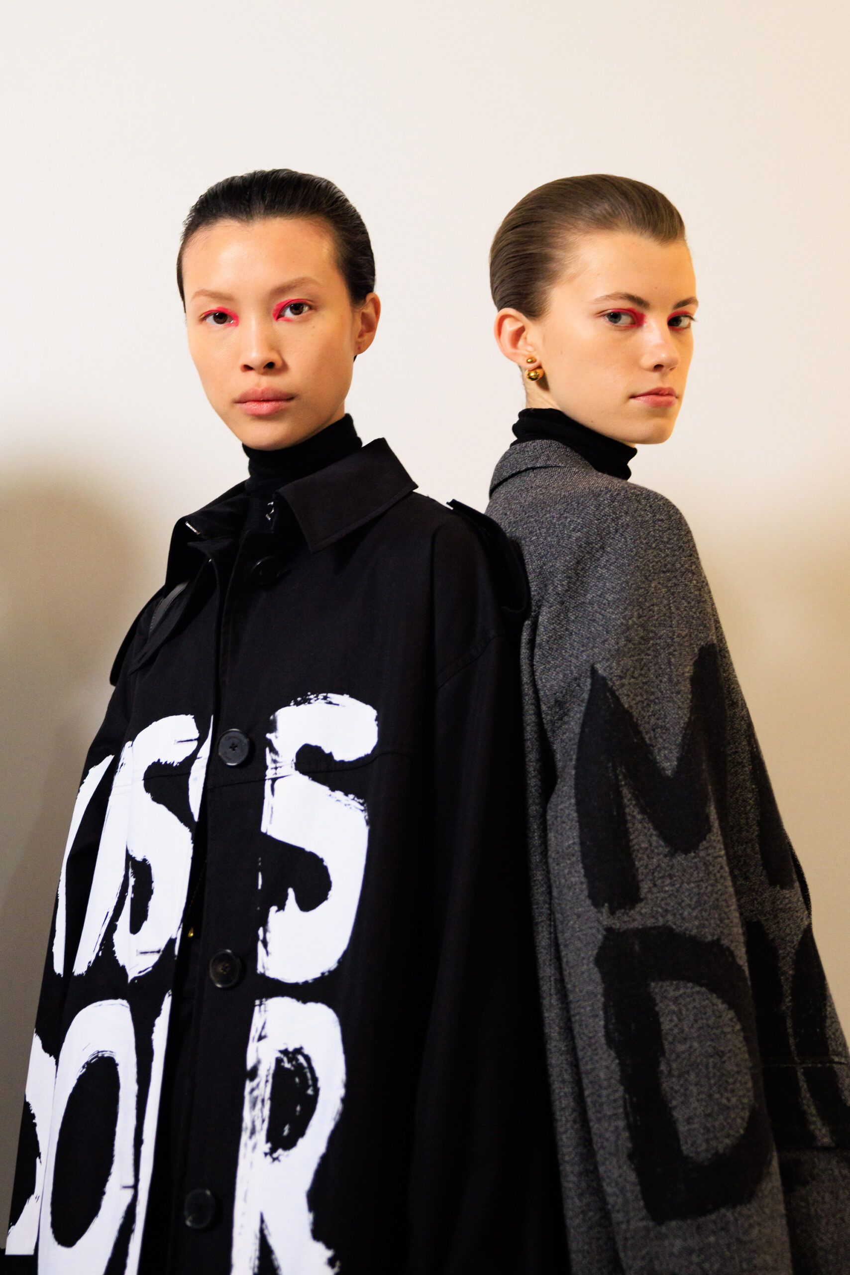 Dior FW 24-25: Επιστροφή στην ελευθερία των 60s-9