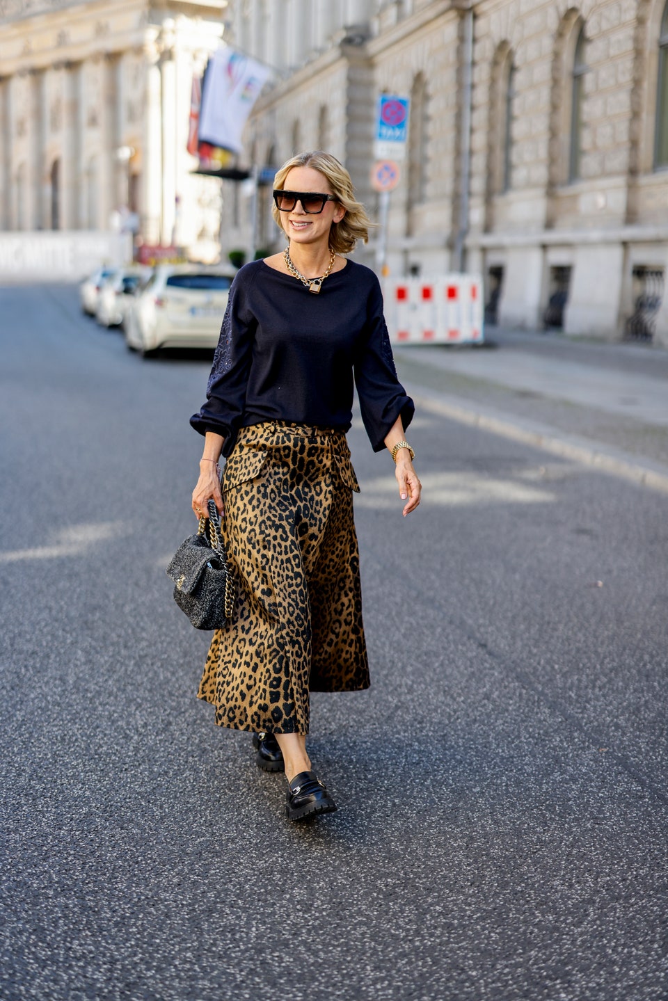 Loafers και midi φούστες: Είναι ο must συνδυασμός της άνοιξης-16
