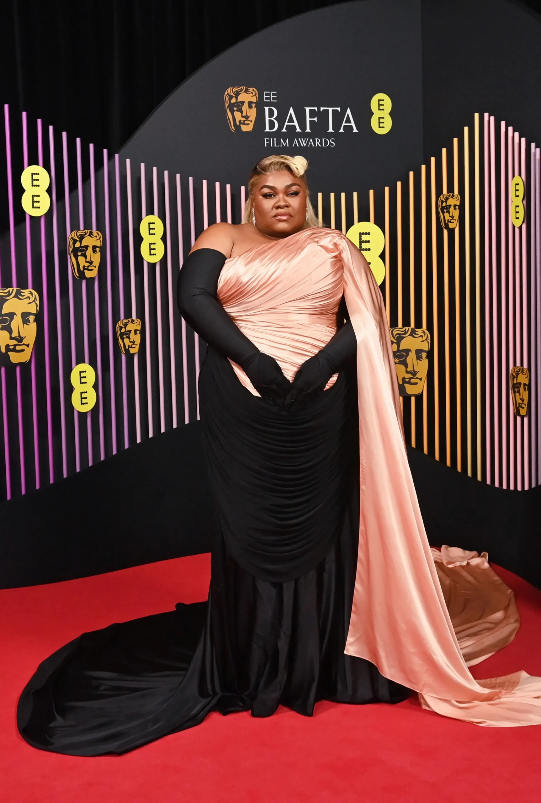 BAFTAs 2024: Οι ωραιότερες red carpet εμφανίσεις-10