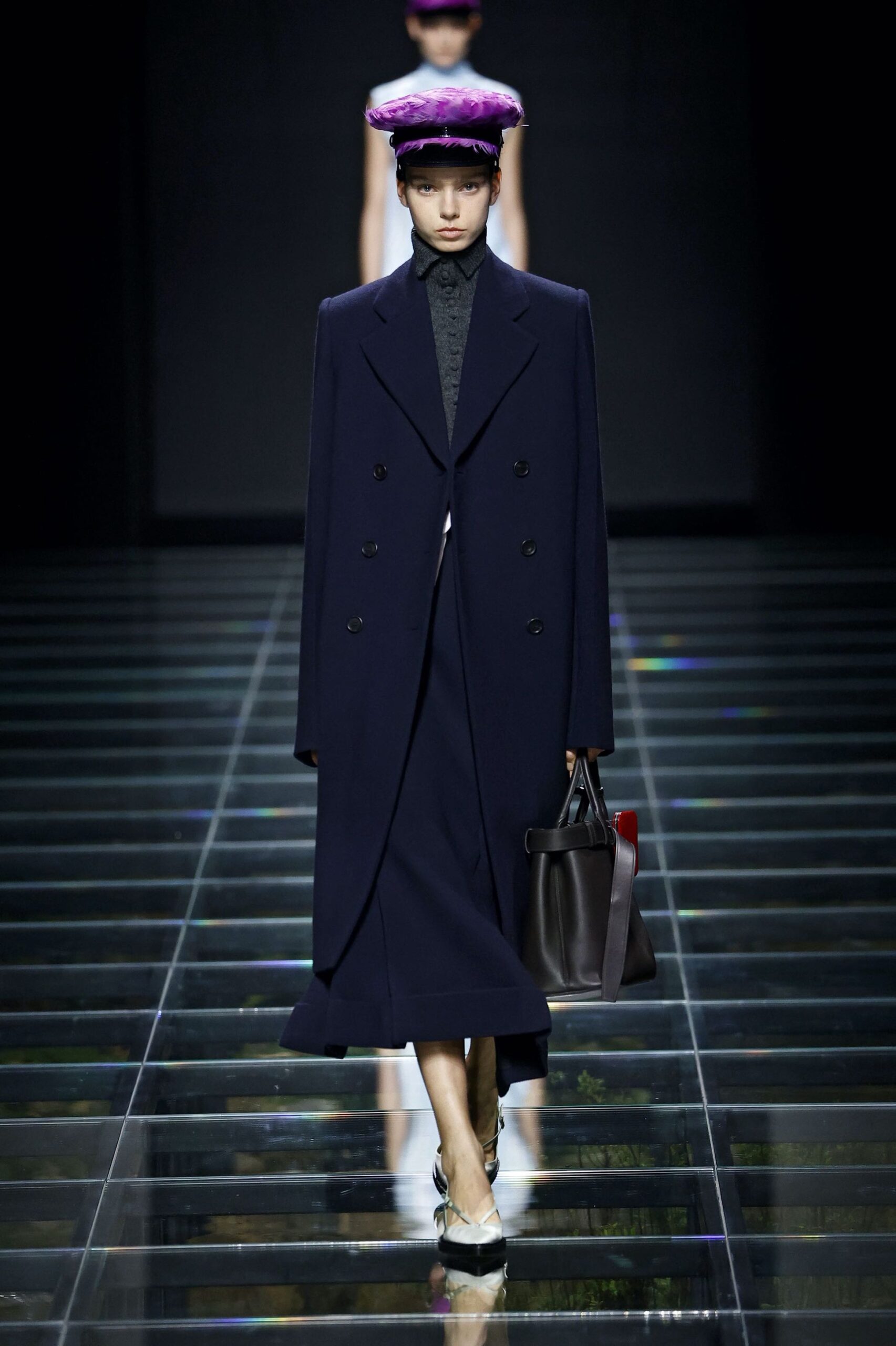 Prada FW24: Miuccia Prada και Raf Simons παρουσιάζουν την πιο ρομαντική συλλογή τους-4