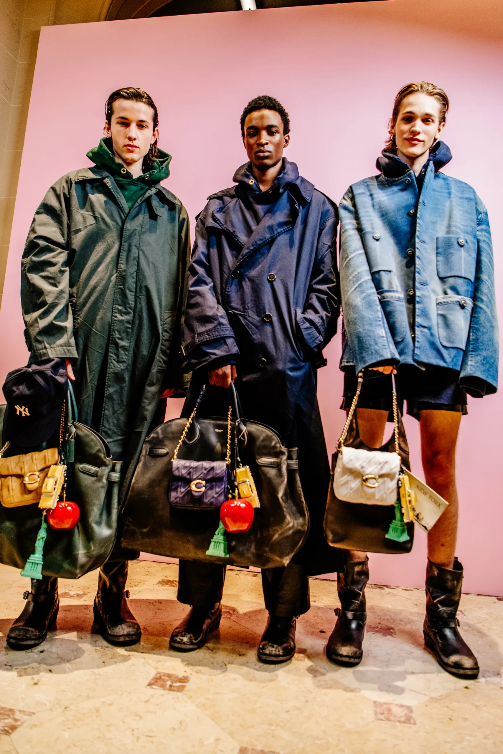 Εβδομάδα Μόδας Νέας Υόρκης FW24-25: Οι κορυφαίες backstage στιγμές-24