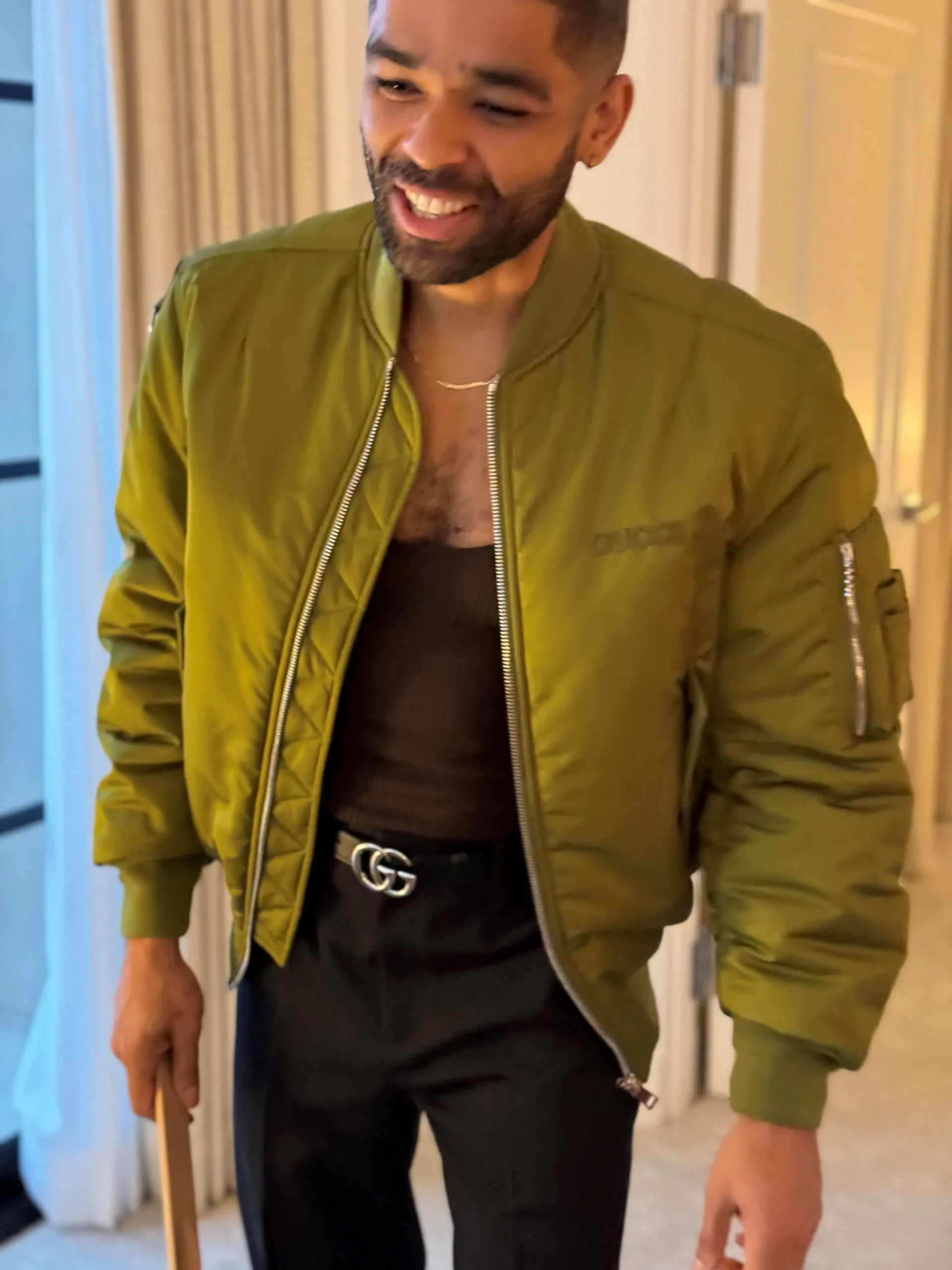 Get ready with: Ο Kingsley Ben-Adir ετοιμάζεται για τα πρώτα του βραβεία-2