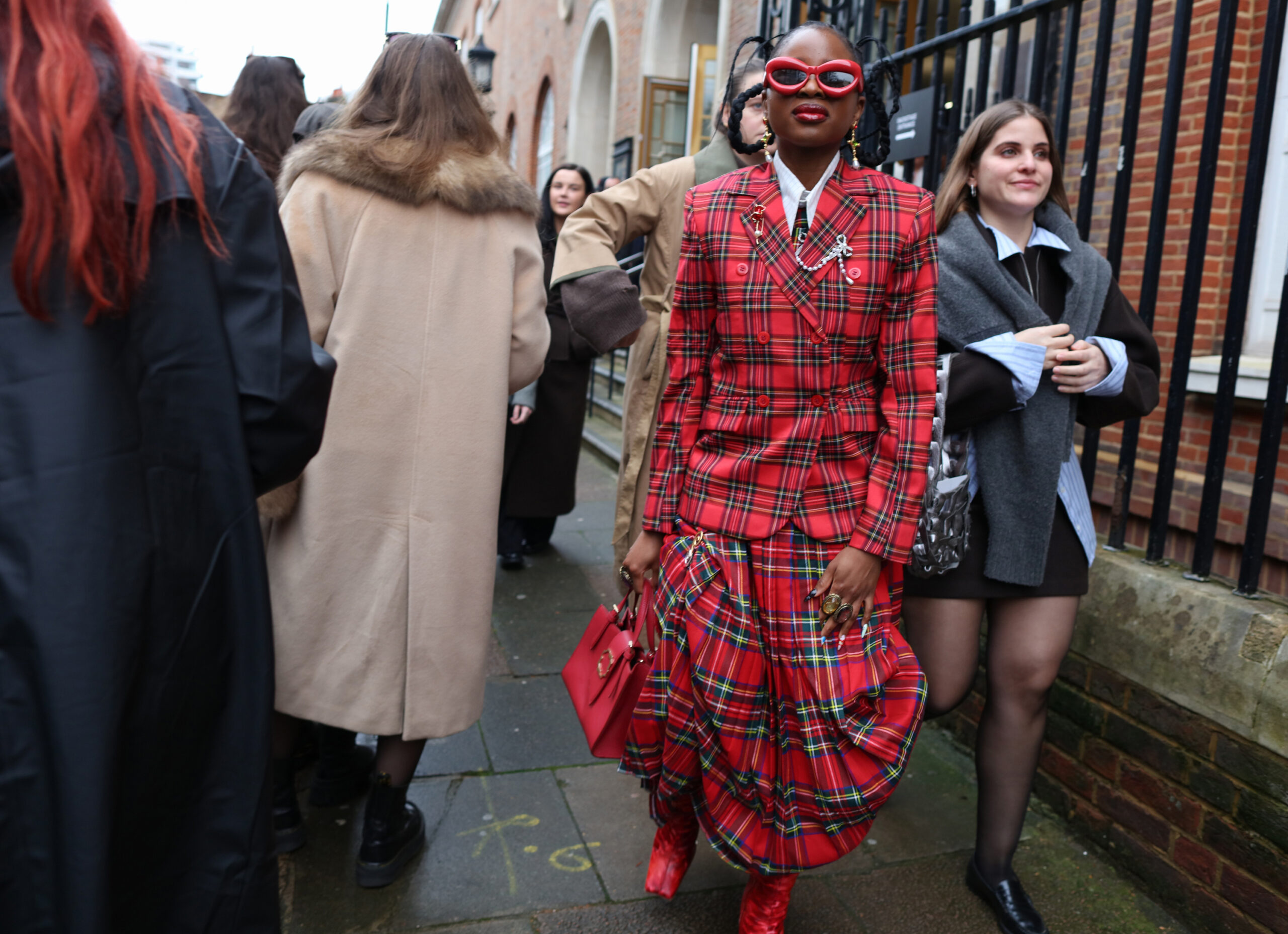 Εβδομάδα Μόδας Λονδίνου: Οι ωραιότερες street style εμφανίσεις-29