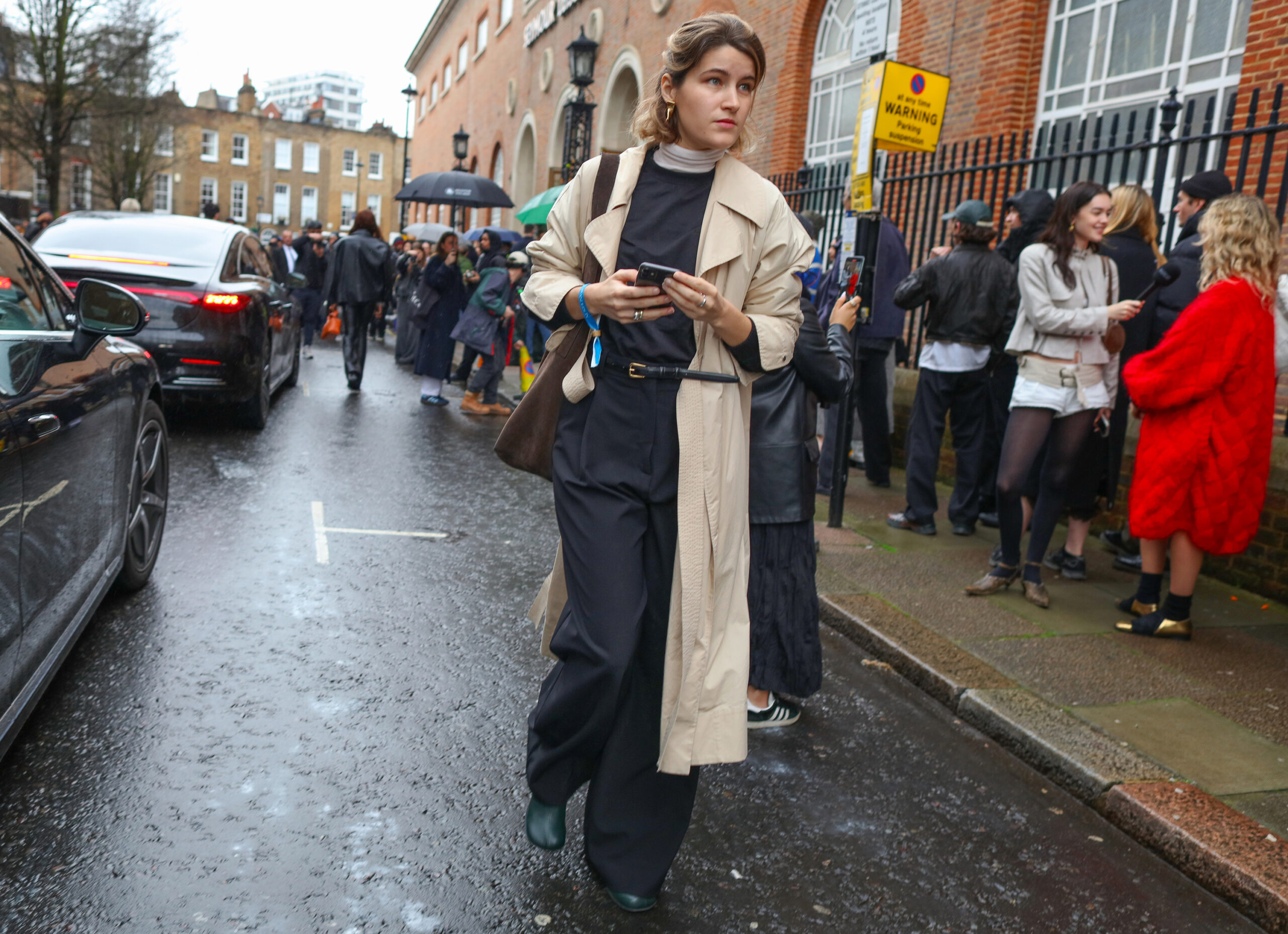 Εβδομάδα Μόδας Λονδίνου: Οι ωραιότερες street style εμφανίσεις-25