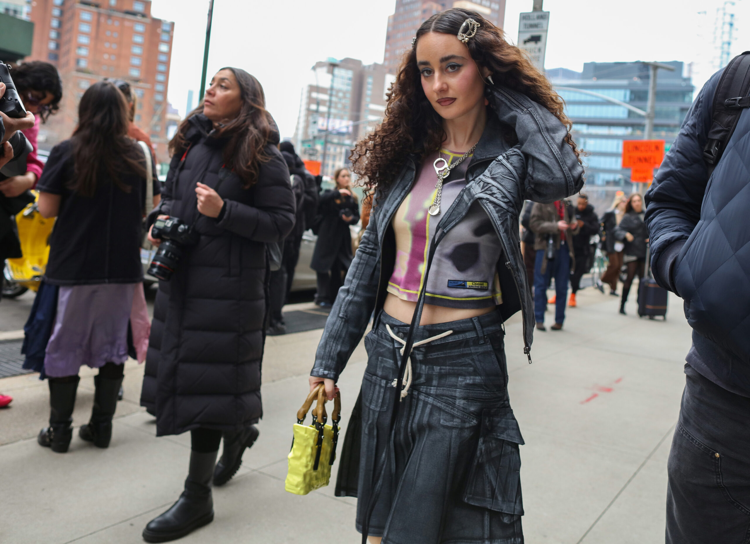 Εβδομάδα Μόδας Νέας Υόρκης: Οι καλύτερες street style moments γίνεται έμπνευση για τα πρώτα ανοιξιάτικα looks-17