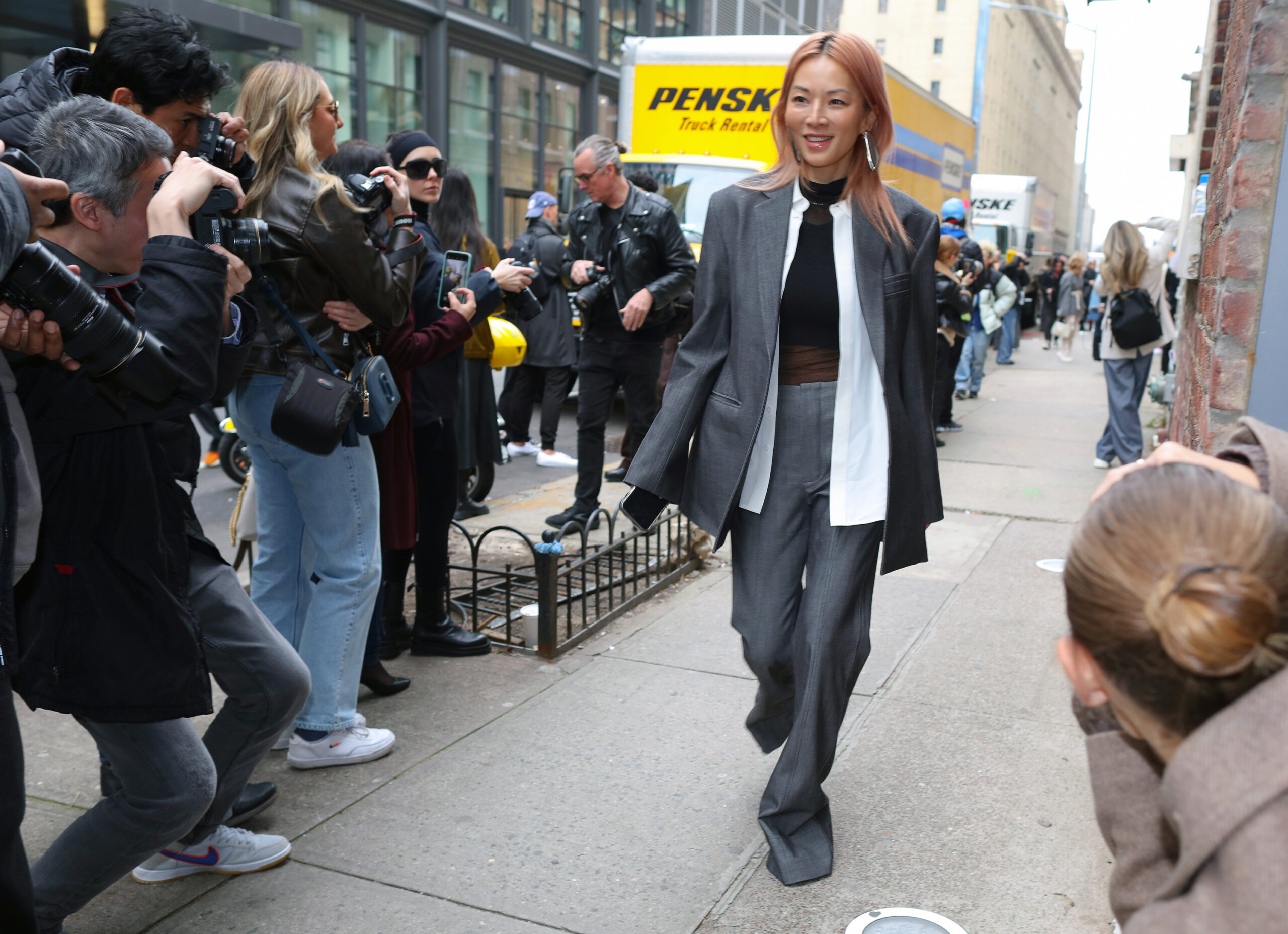 Εβδομάδα Μόδας Νέας Υόρκης: Οι καλύτερες street style moments γίνεται έμπνευση για τα πρώτα ανοιξιάτικα looks-16