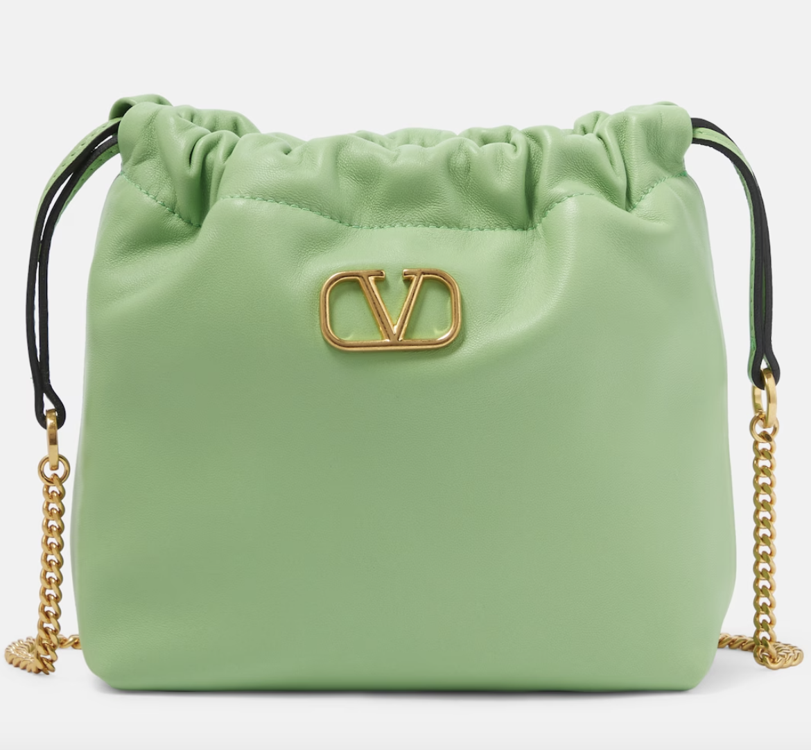 Τσάντα με κορδόνι: Είναι το bag trend της άνοιξης-4