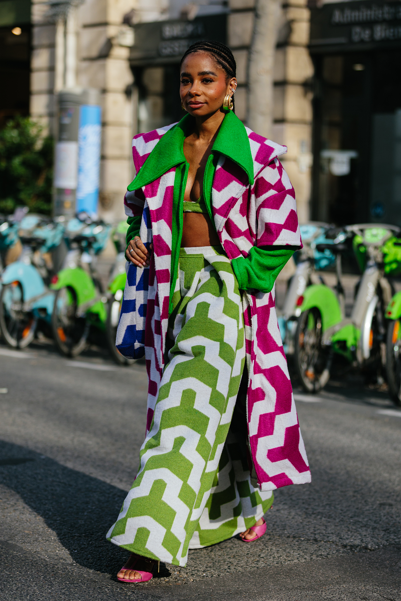 Εβδομάδα Μόδας Παρισιού: Τα ωραιότερα street style φέρνουν την άνοιξη στην γκαρνταρόμπα μας-14