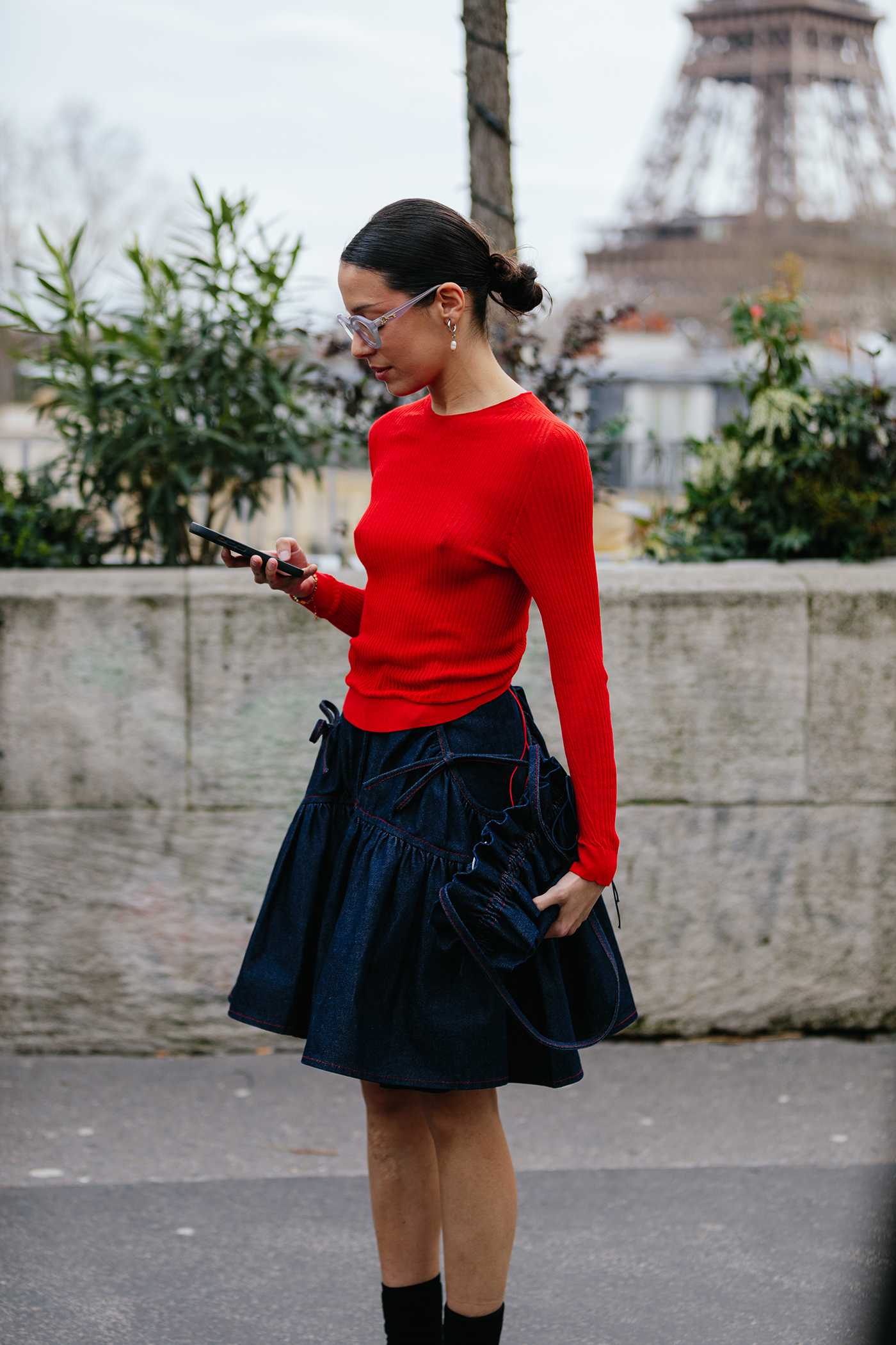 Εβδομάδα Μόδας Παρισιού: Τα ωραιότερα street style φέρνουν την άνοιξη στην γκαρνταρόμπα μας-2
