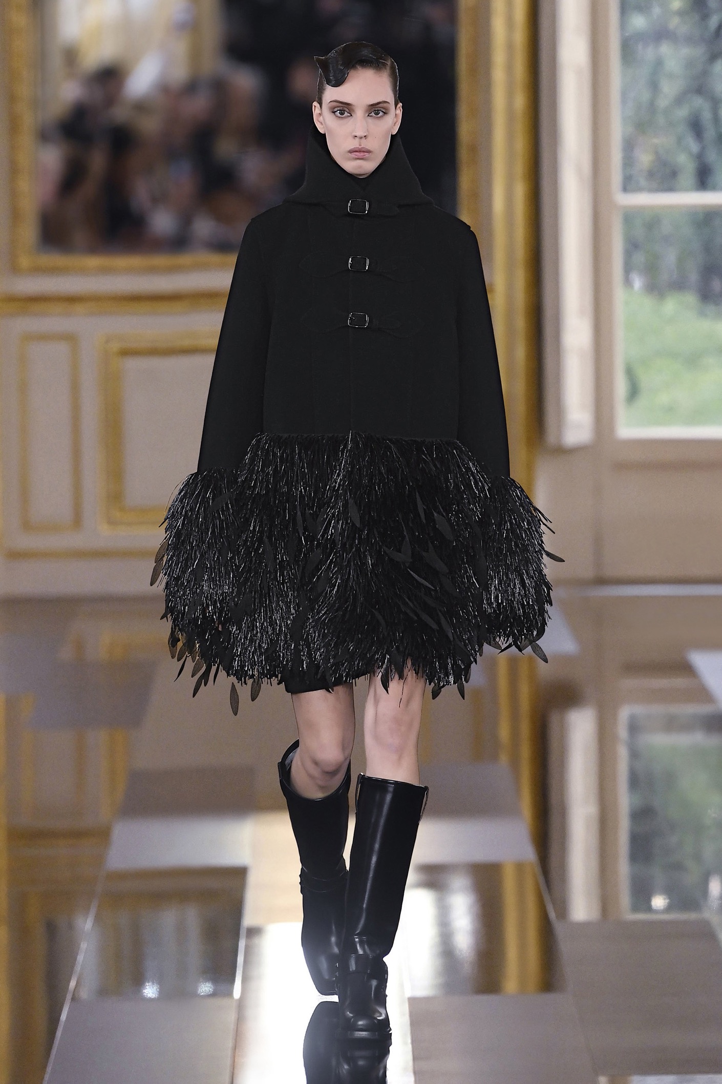 Valentino FW24: O Pierpaolo Piccioli συνέθεσε τον απόλυτο οδηγό του total black-3