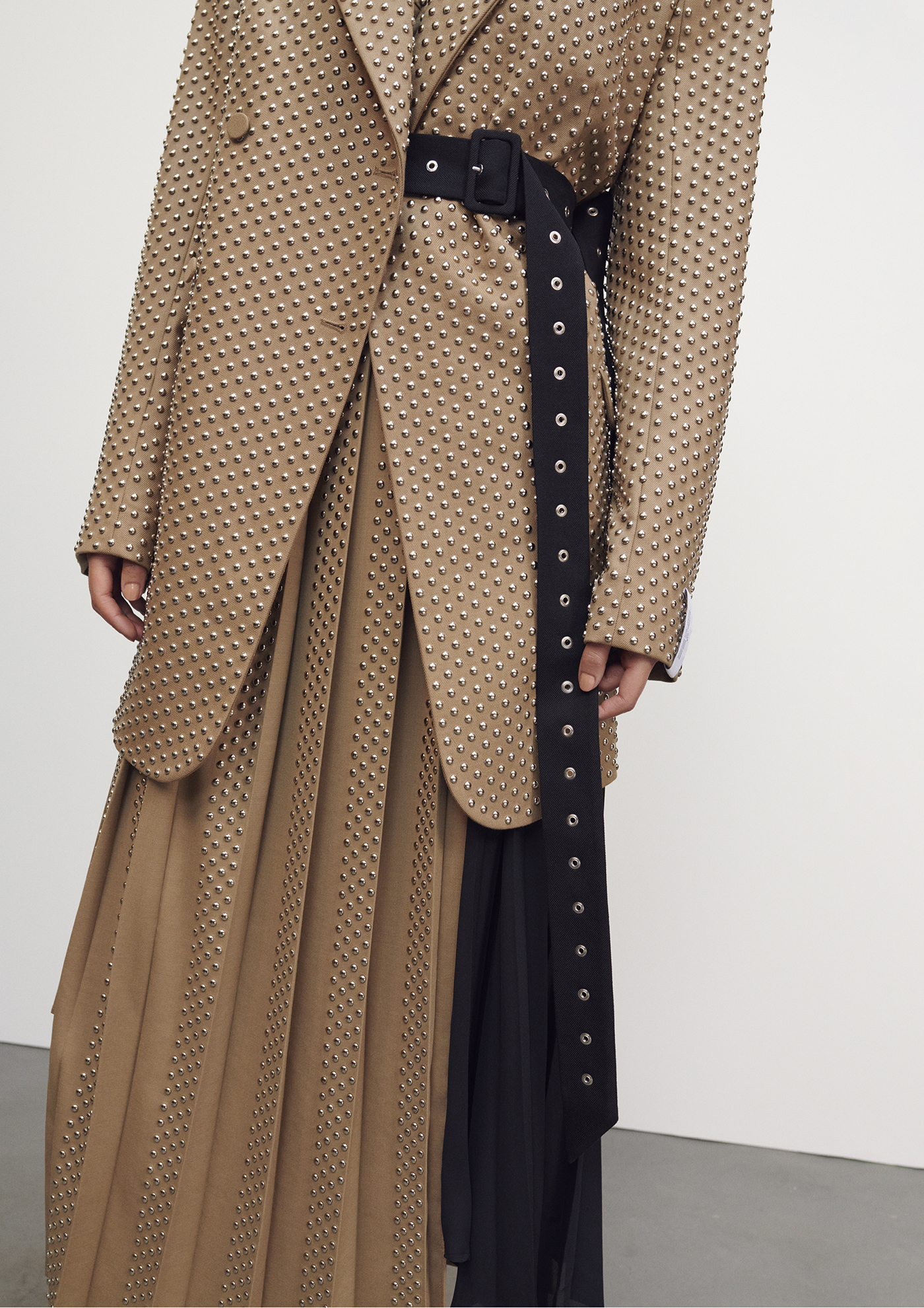 Classic with a twist: Η νέα συλλογή Rokh H&M αλλάζει τους κανόνες του everyday styling-10