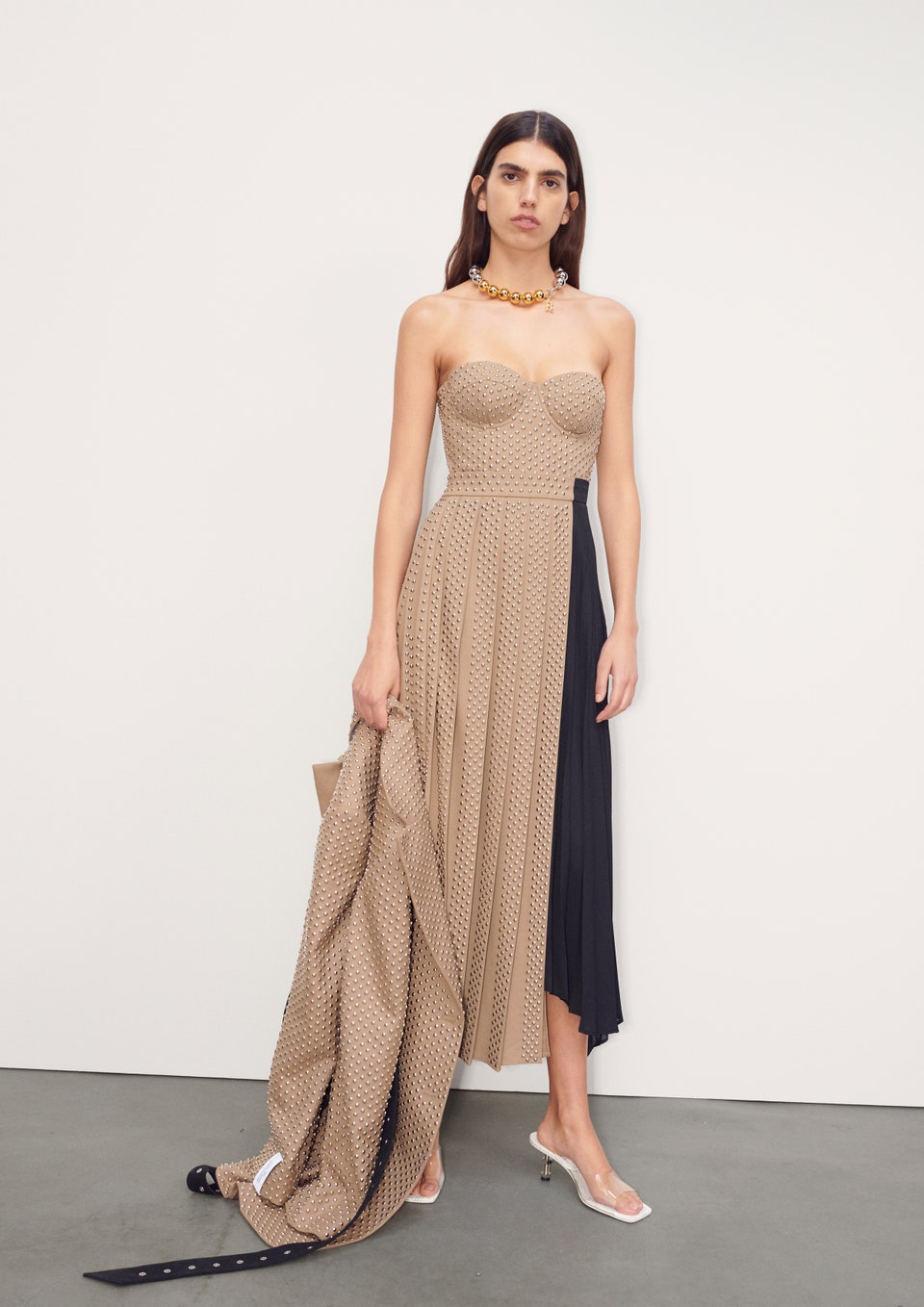Rokh H&M: Η νέα capsule collection επαναπροσδιορίζει τα neutrals-3
