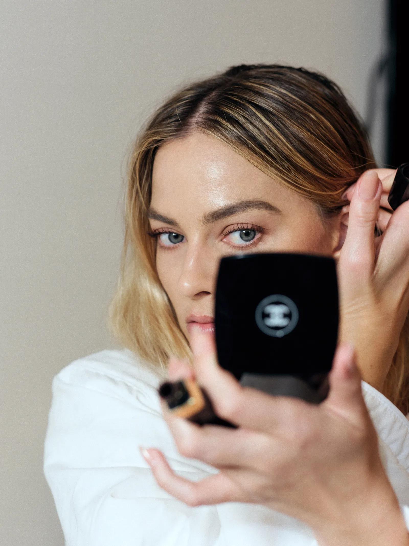 Η Margot Robbie πέρασε το Σάββατο πριν τα Όσκαρ με τη Vogue-3