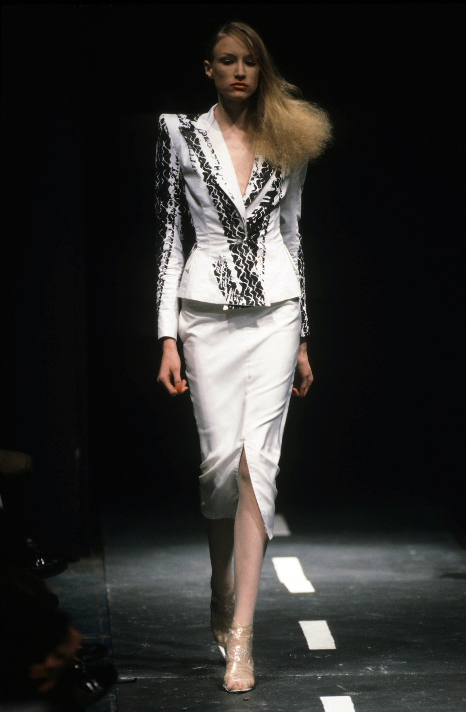 Στον Alexander McQueen ο Seán McGirr θέλει να φέρει φως-3