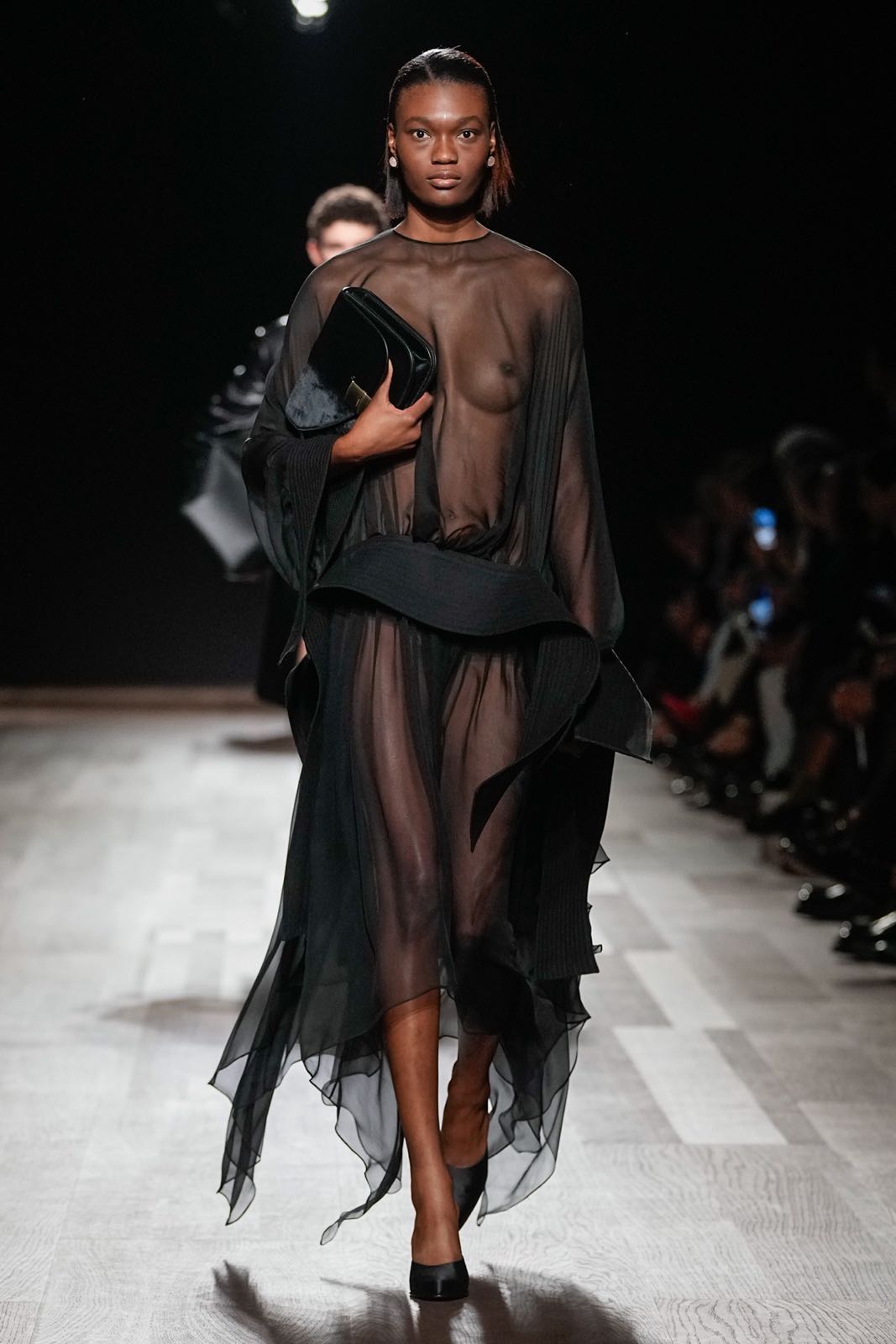 Ferragamo FW24: Οι τάσεις που ξεχώρισαν οι Vogue editors-3