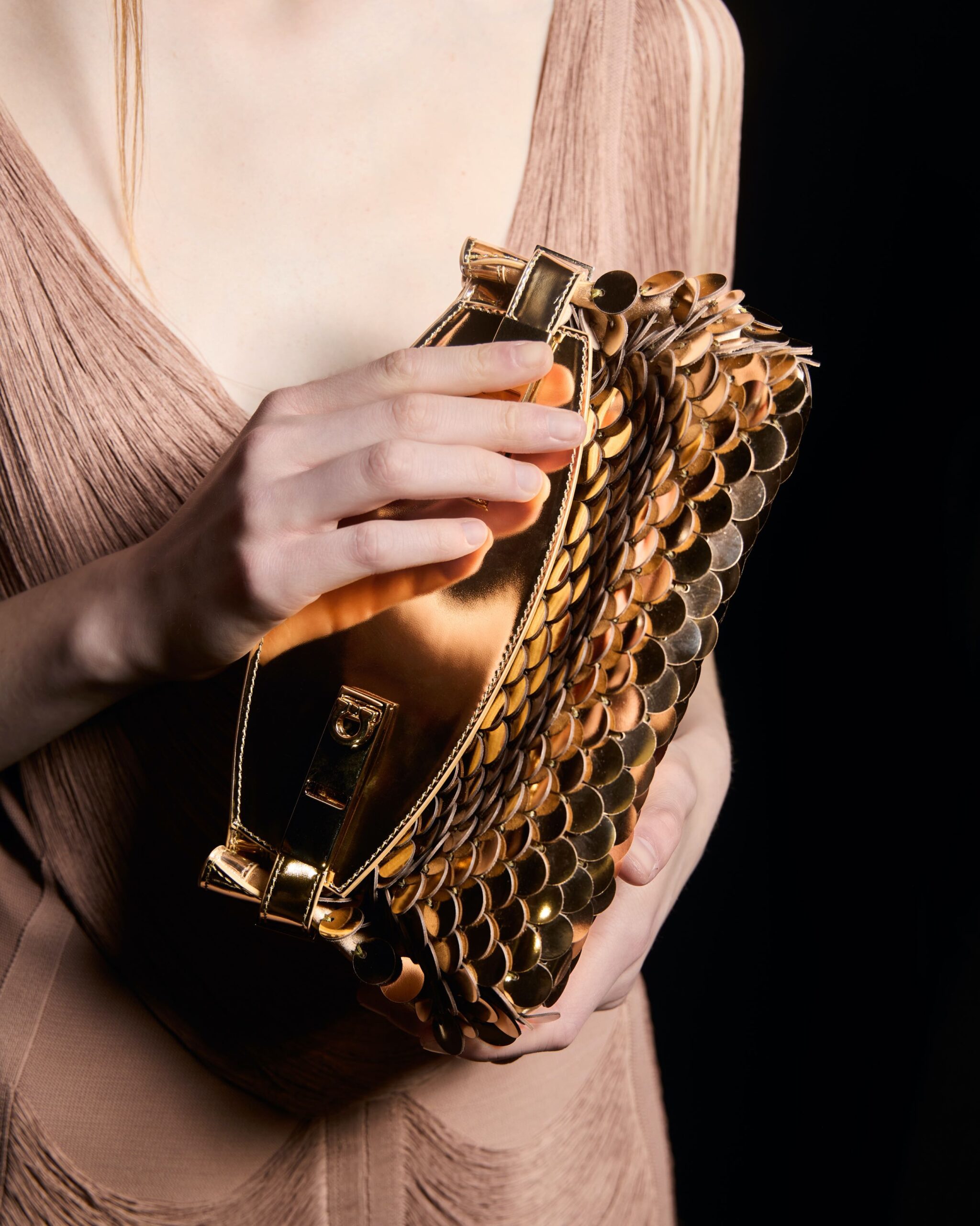 Ferragamo FW24: Οι τάσεις που ξεχώρισαν οι Vogue editors-5