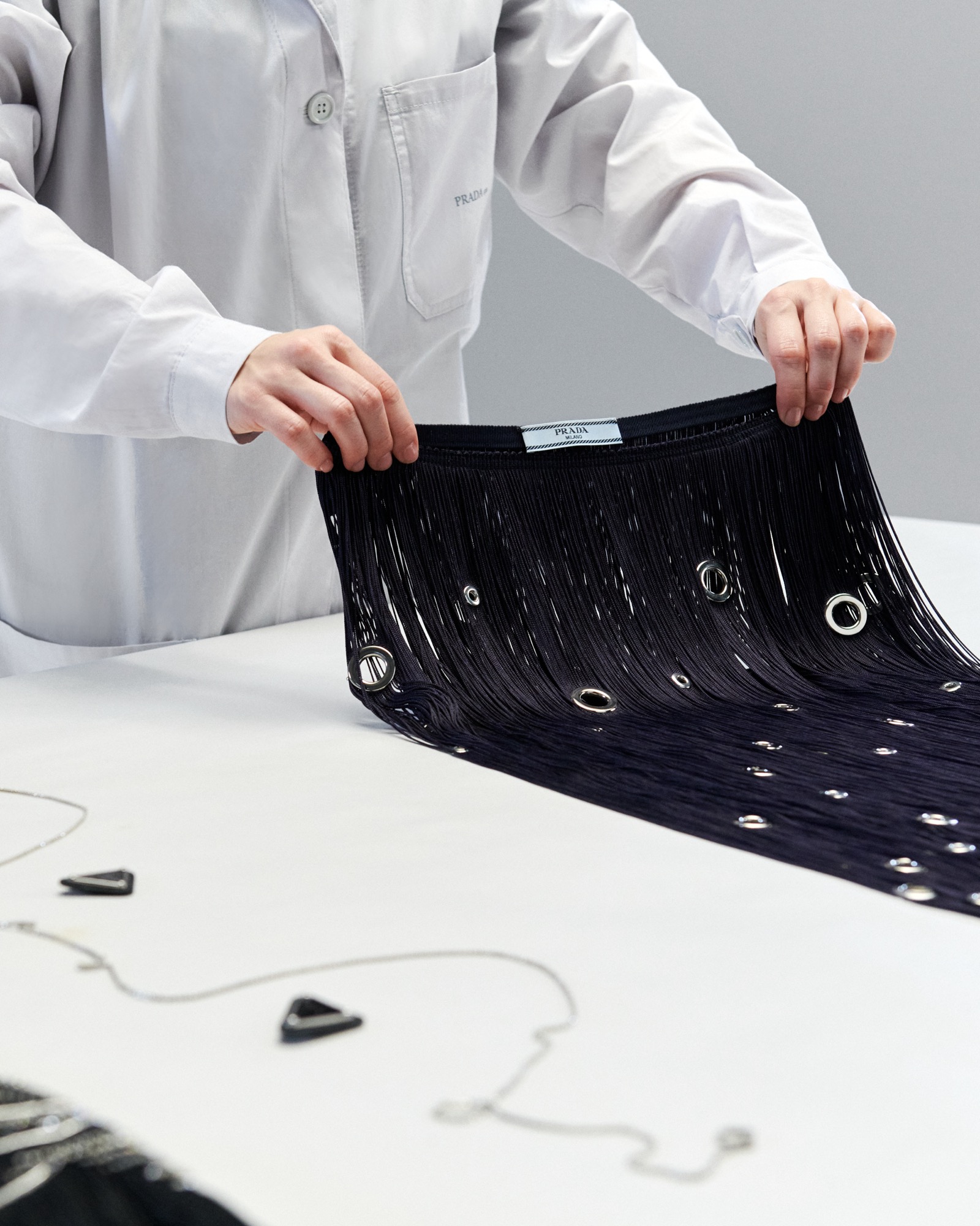 Made in Prada Impossible Embroideries: Η δεξιοτεχνία πίσω από τα πιο ωραία κεντήματα-3