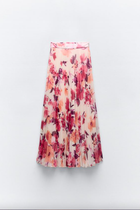 Flowy skirt: Οι συνδυασμοί για να φορέσετε την αέρινη φούστα της άνοιξης-6