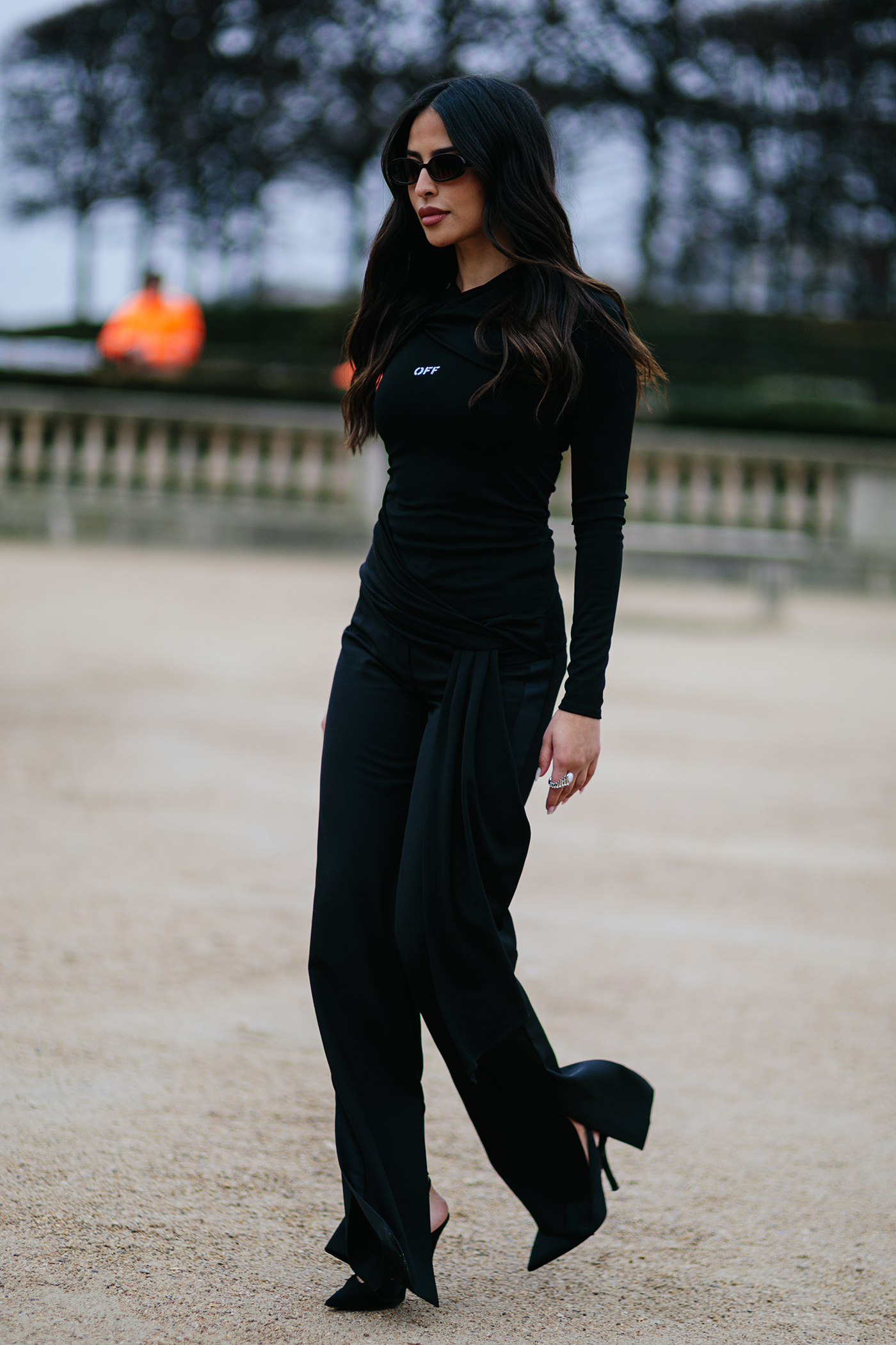 Εβδομάδα Μόδας Παρισιού: Το street style επιλέγει total black-1