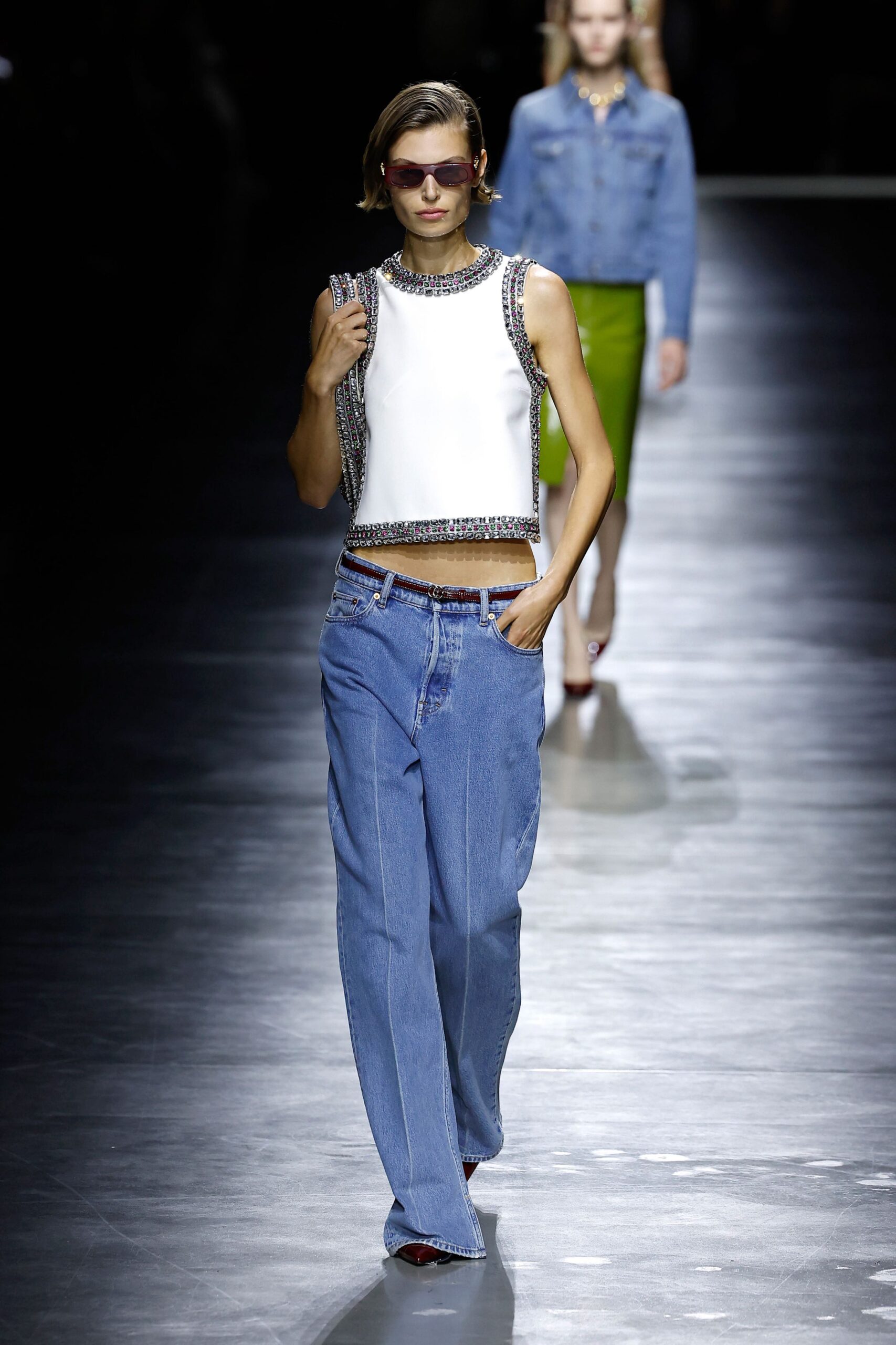 5 trending jeans από τις πασαρέλες της άνοιξης-3