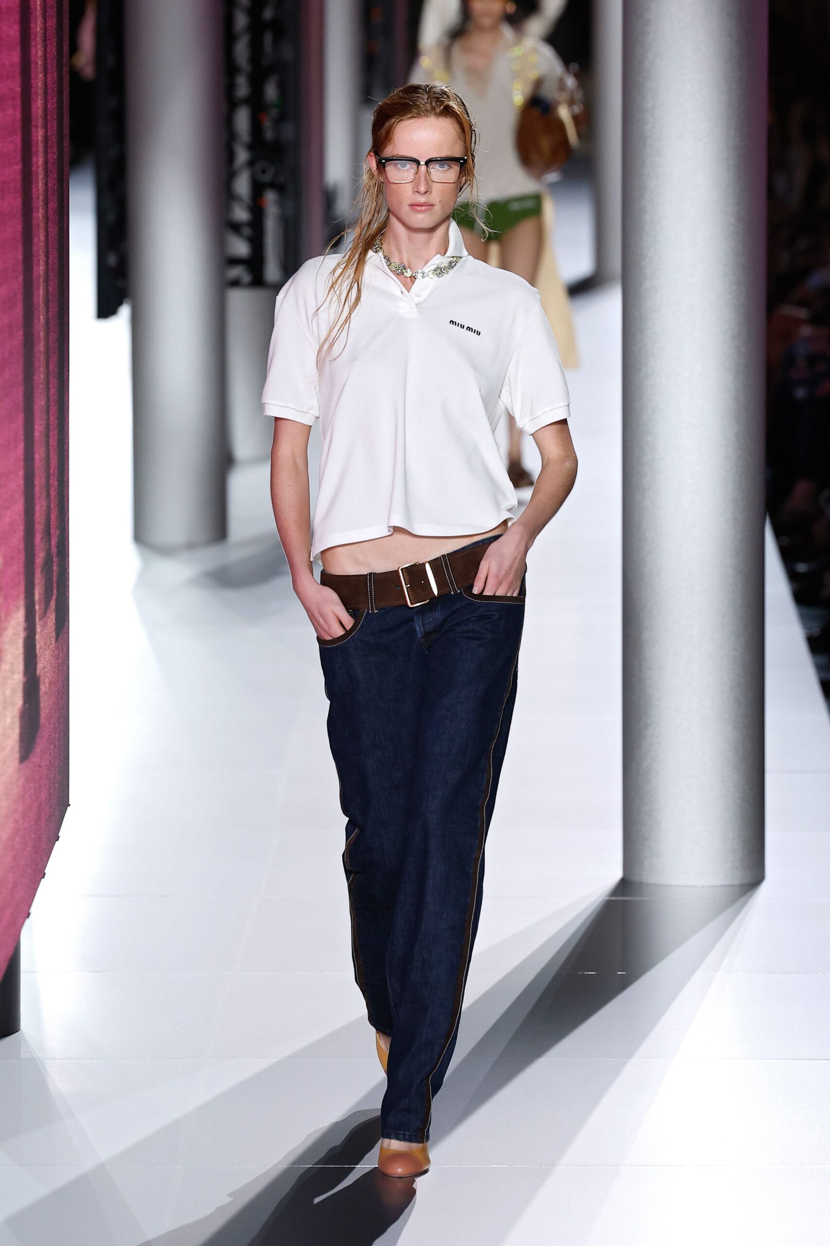 5 trending jeans από τις πασαρέλες της άνοιξης-1