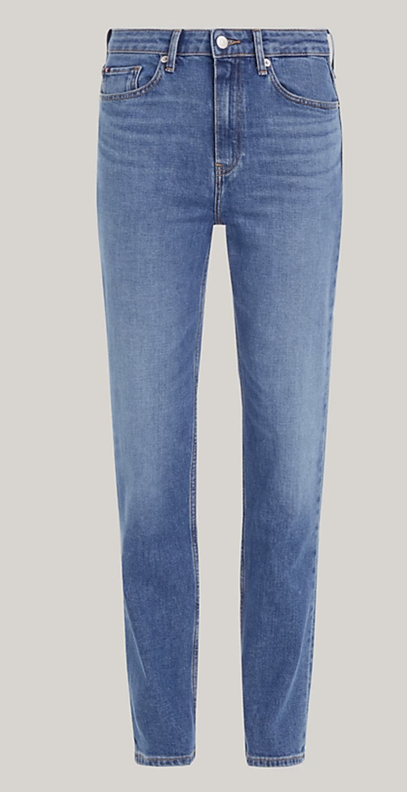 Τα skinny τζιν δεν αρέσουν σε όλους, τα straight leg jeans όμως είναι η πιο διαχρονική επιλογή-3