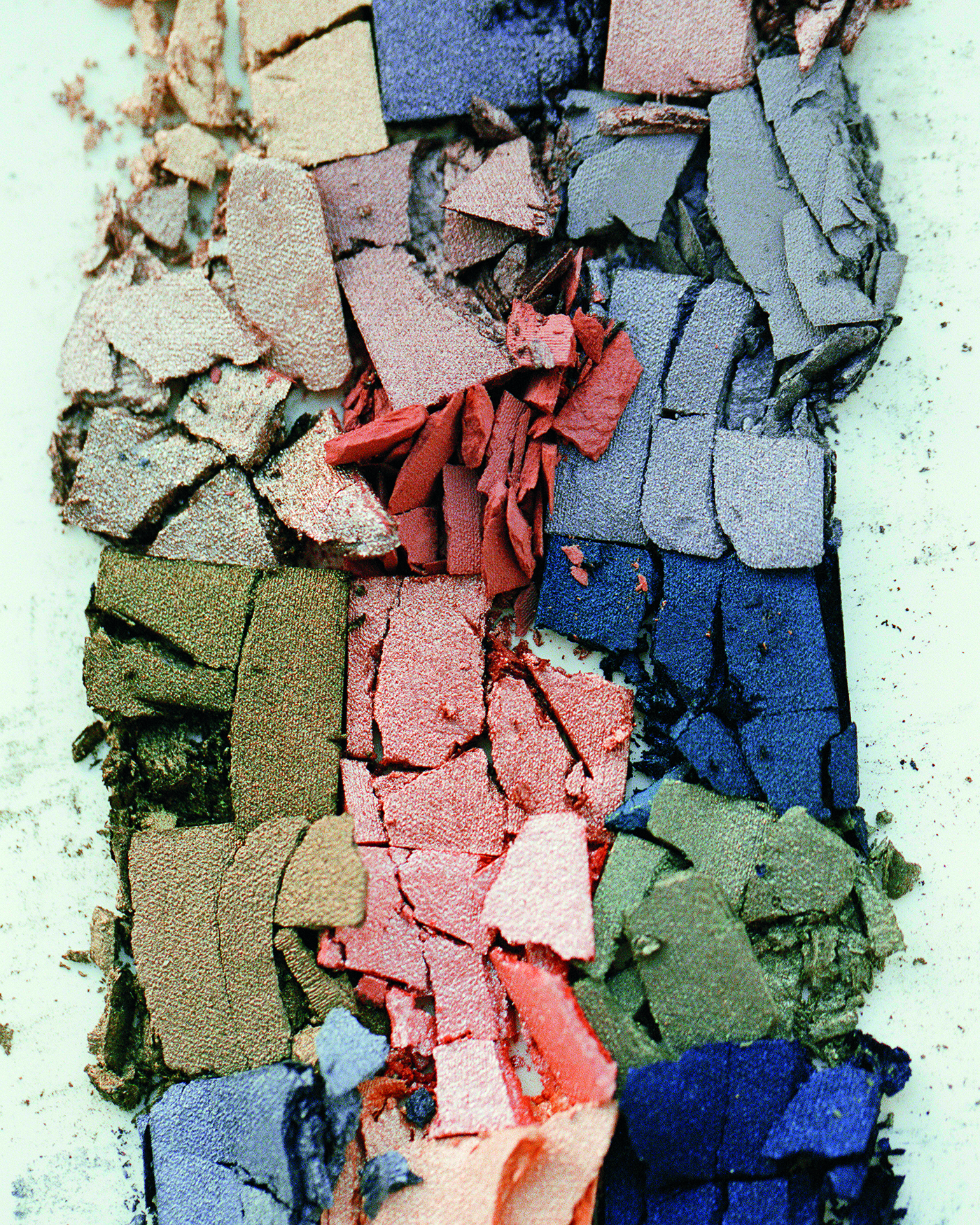 Η Lucia Pica αποκλειστικά στη Vogue Greece-1