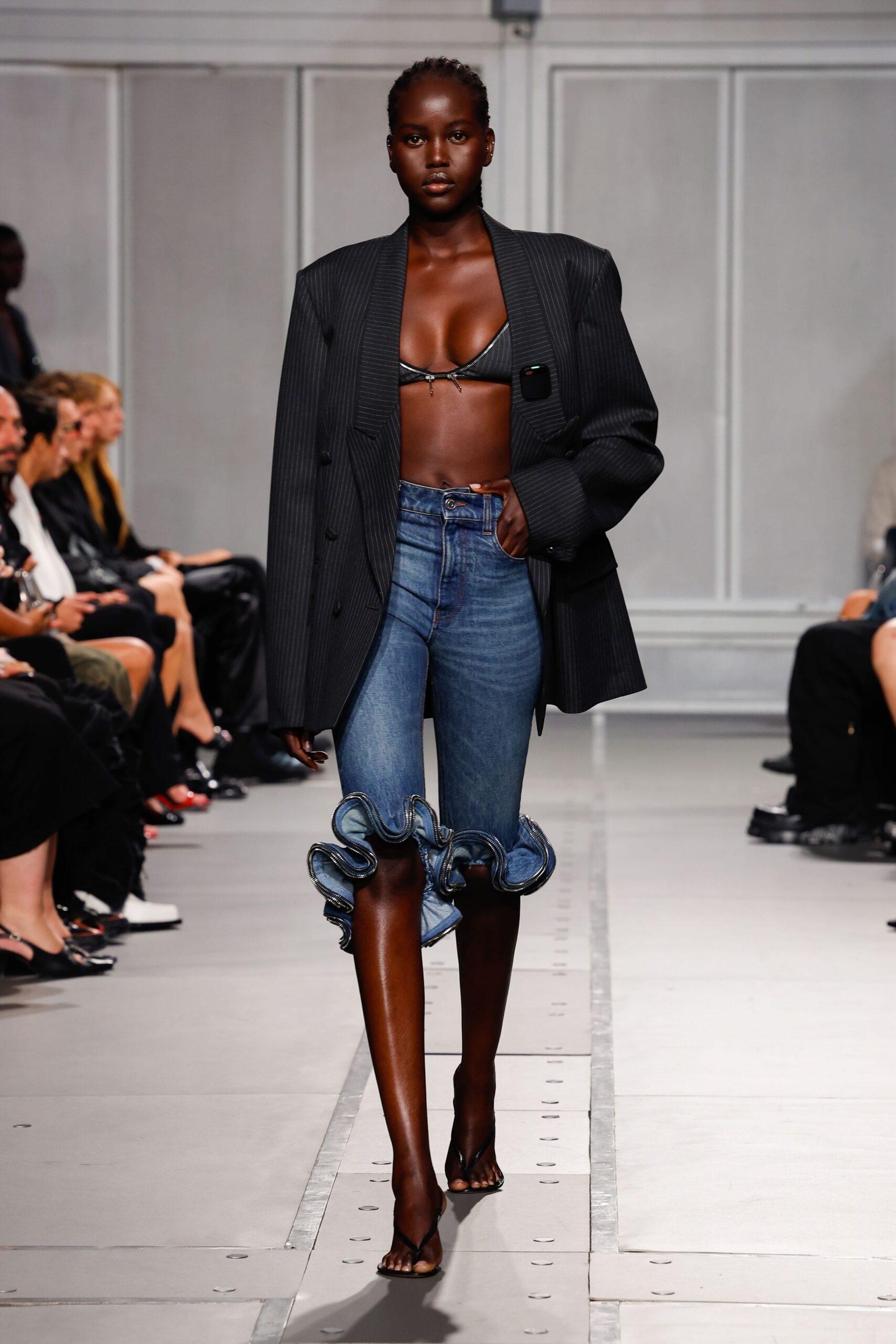 6 denim trends απευθείας από τις πασαρέλες της άνοιξης-3