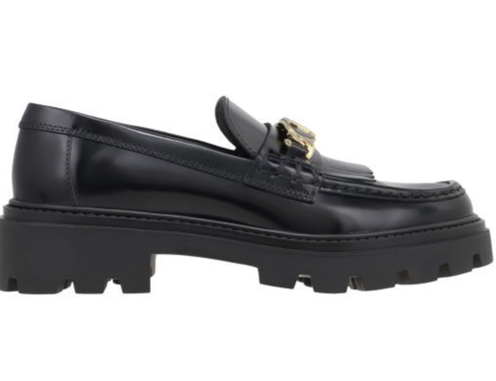 Loafers και φούστα: 5 κομψά outfits που θα υιοθετήσετε non-stop-8