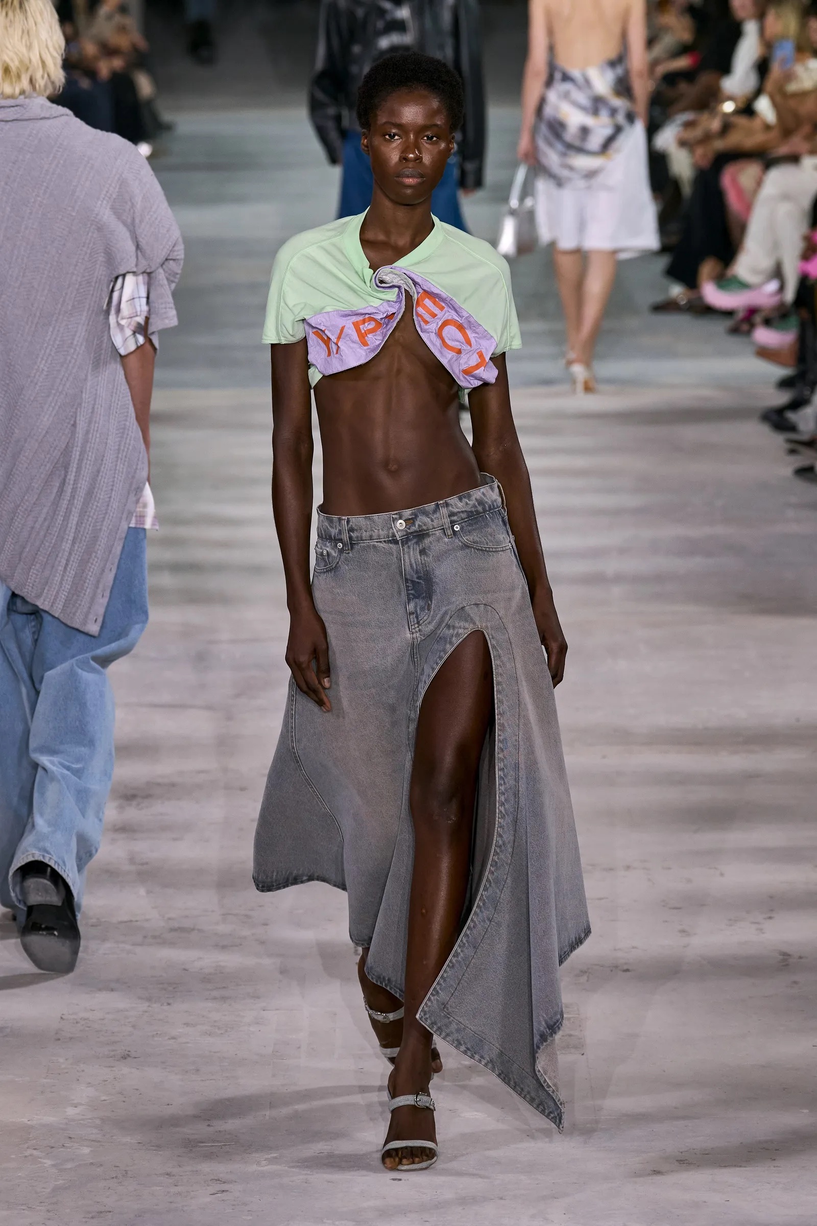 Low-waist skirt: Τα 5 top στιλ για την άνοιξη και το καλοκαίρι-5