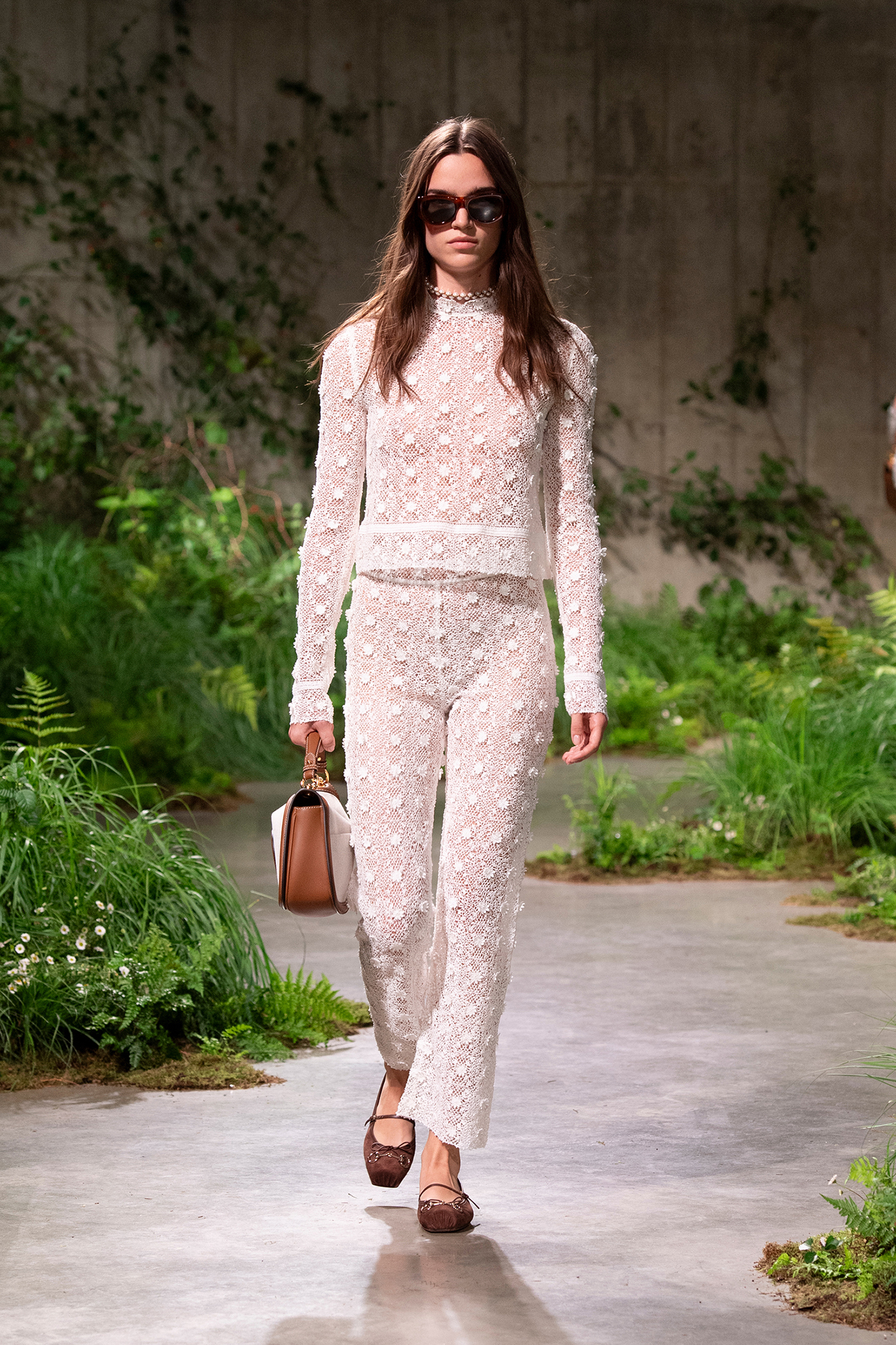 Gucci Cruise 2025: Επιστροφή στο Λονδίνο-10
