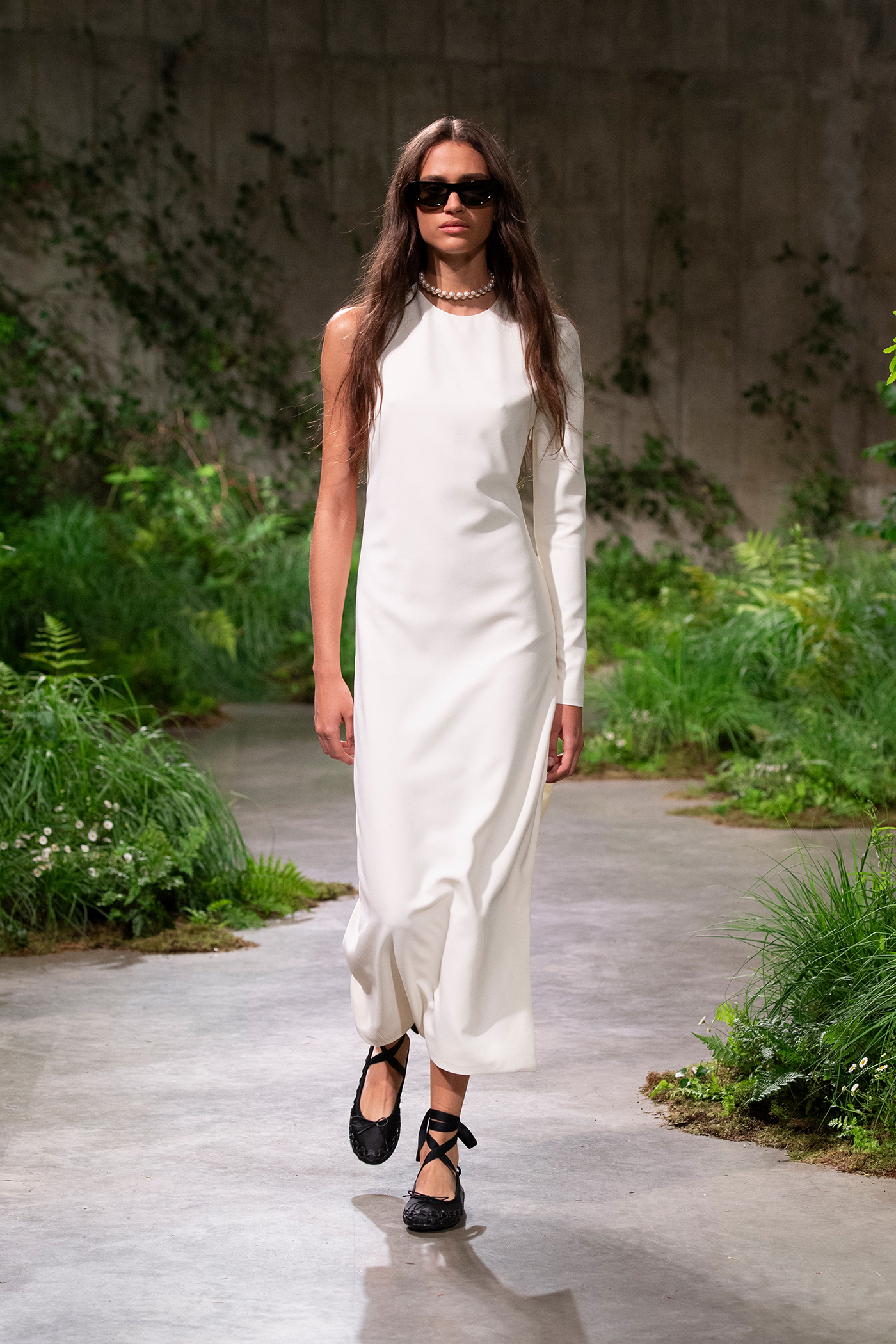 Gucci Cruise 2025: Επιστροφή στο Λονδίνο-17