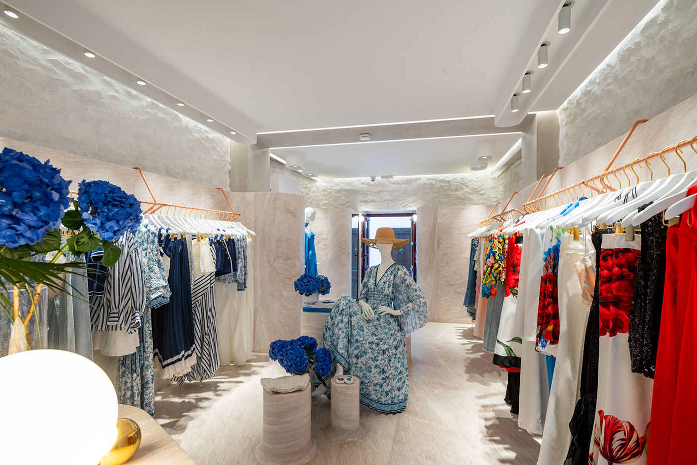 Island shopping στη Μύκονο στο νέο pop-up store alice + olivia-1