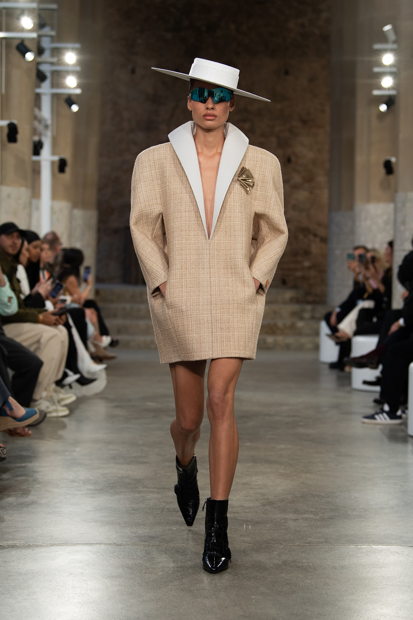 Louis Vuitton Cruise 2025: Ένα ταξίδι στην καταλανική κουλτούρα-2