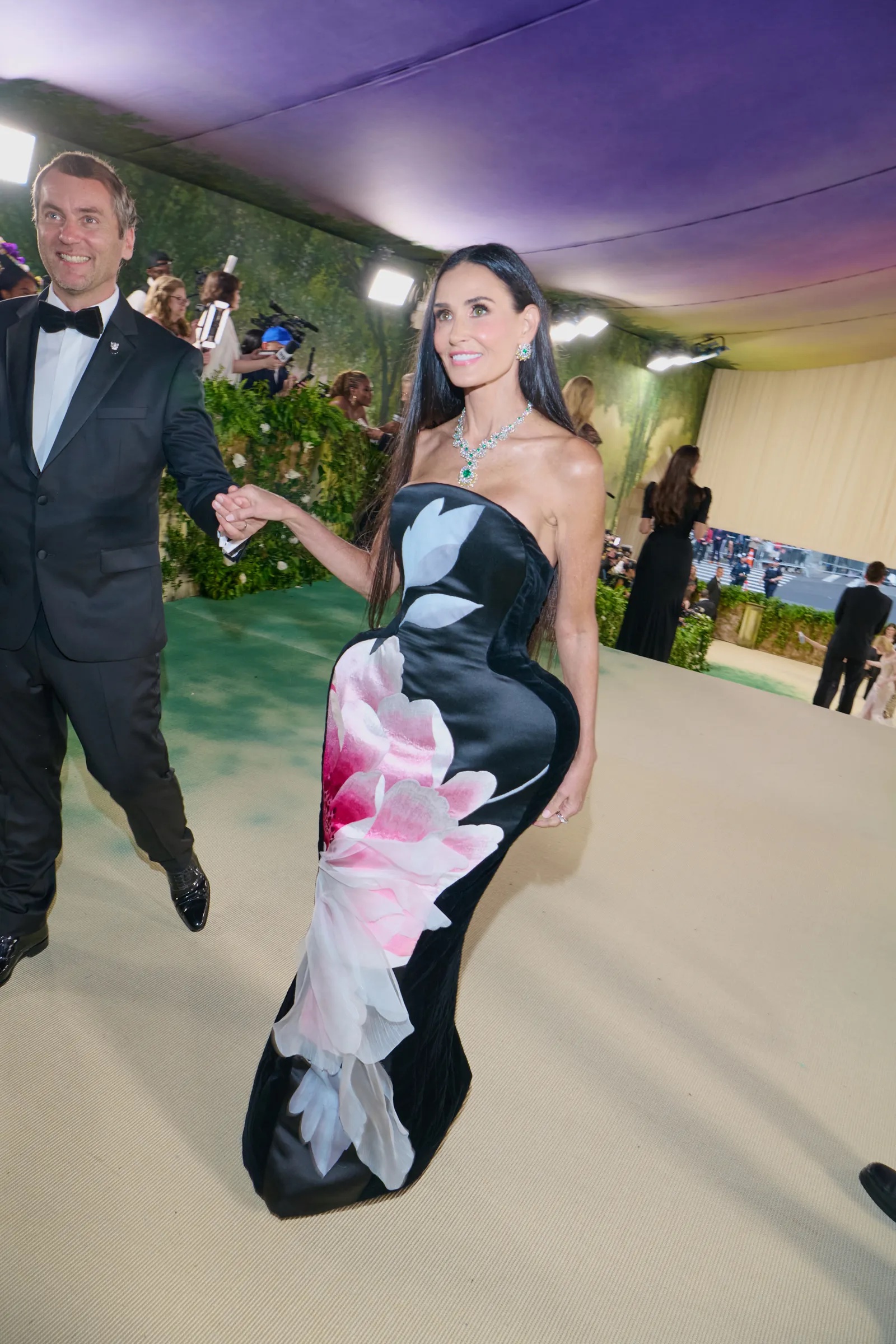 Met Gala 2024: Τα highlights από τα παρασκήνια της βραδιάς-6