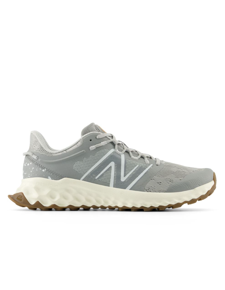 Γκρι sneakers: Η τάση που θα αντικαταστήσει τα λευκά-1