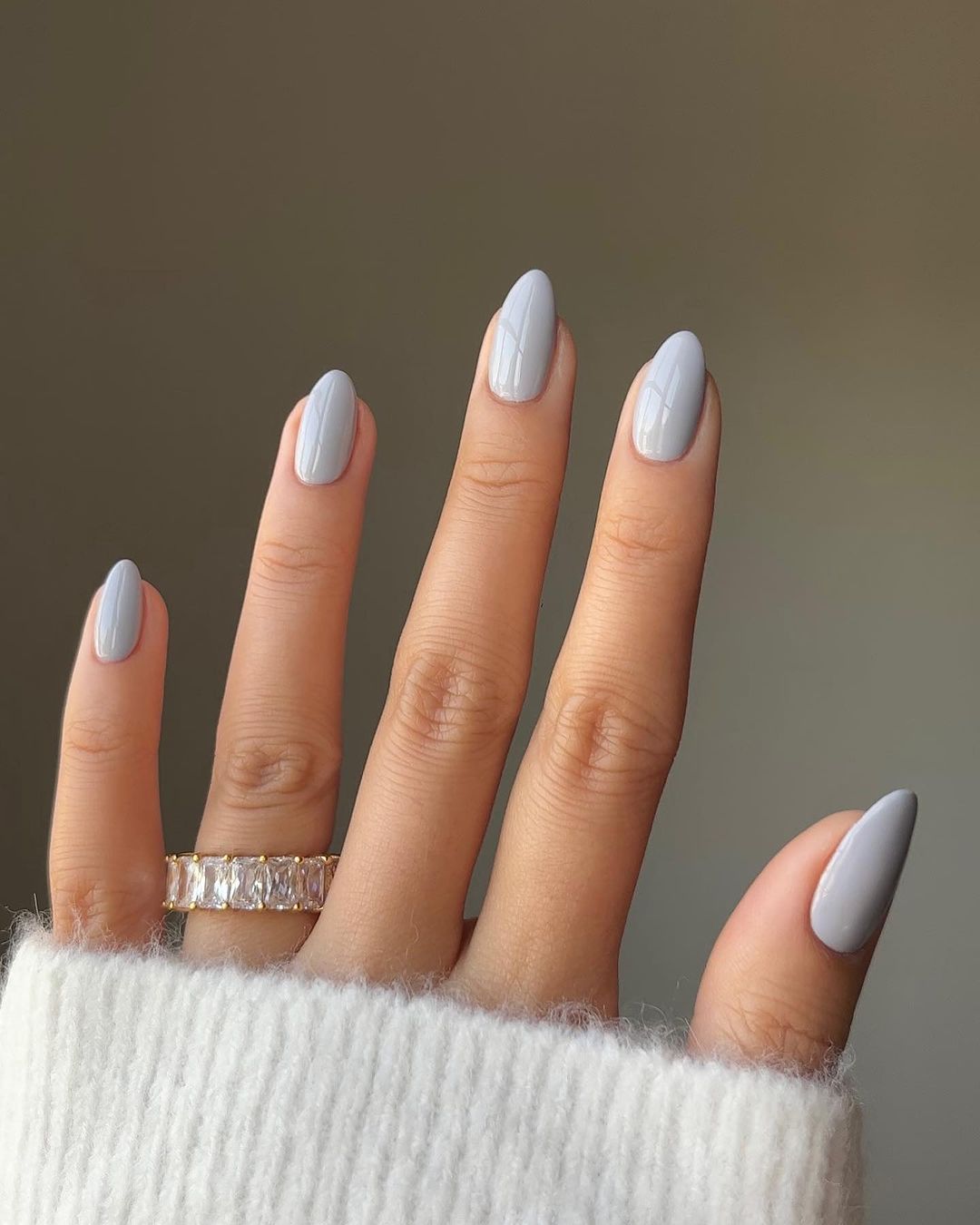 Stone nails: Το νέο γκρι μανικιούρ που θα γίνει τάση το καλοκαίρι-1