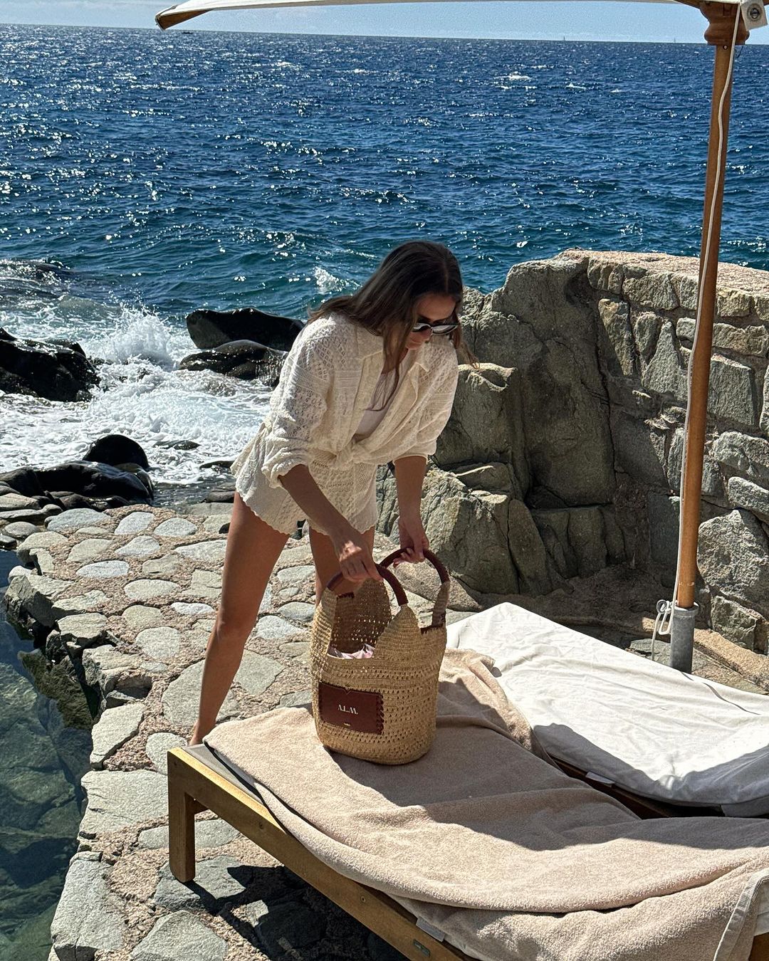 Parisian chic: Τα 6 must-have του καλοκαιριού για να αντιγράψετε το στυλ των Γαλλίδων-1