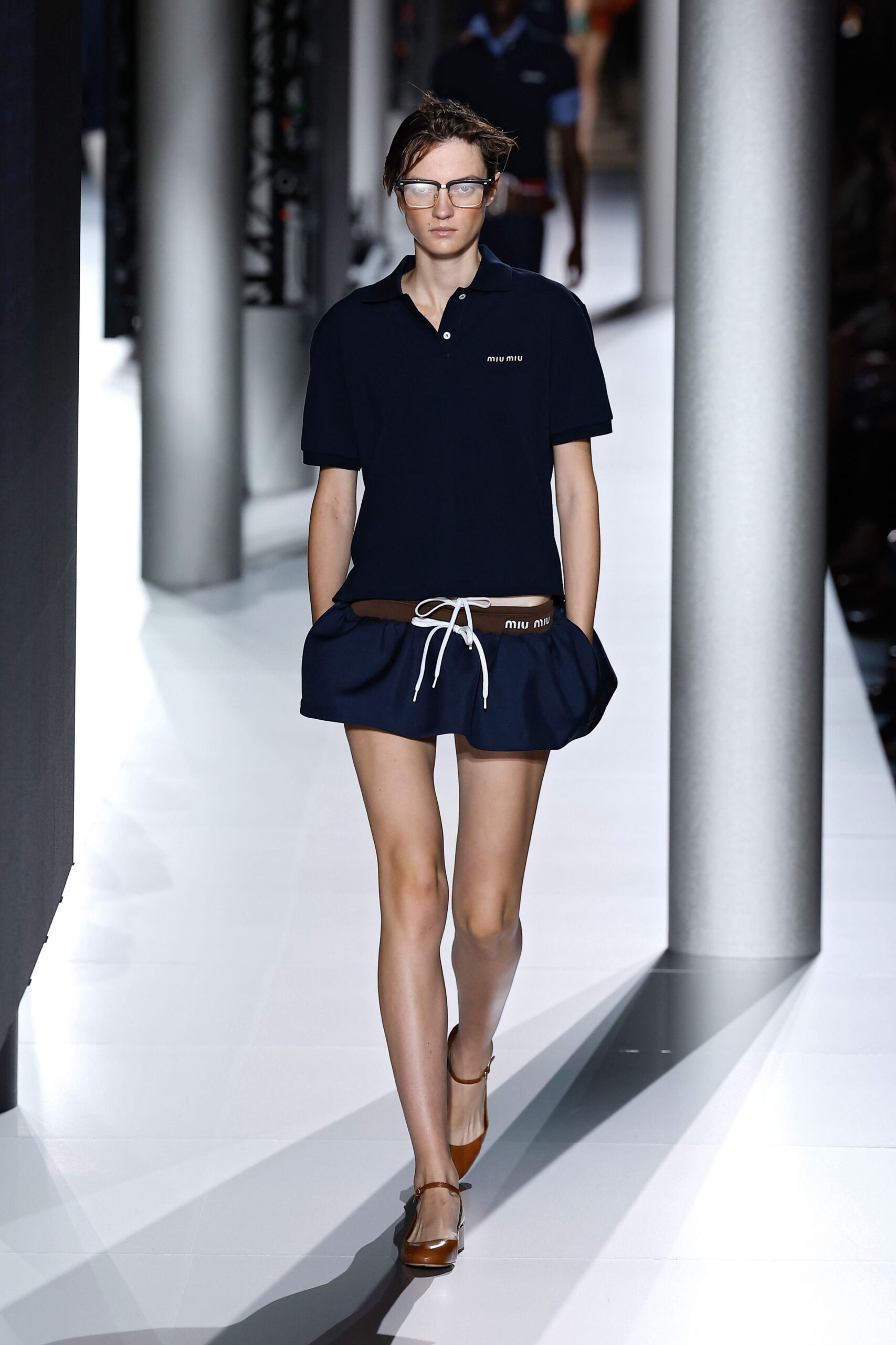 Low-waist skirt: Τα 5 top στιλ για την άνοιξη και το καλοκαίρι-2