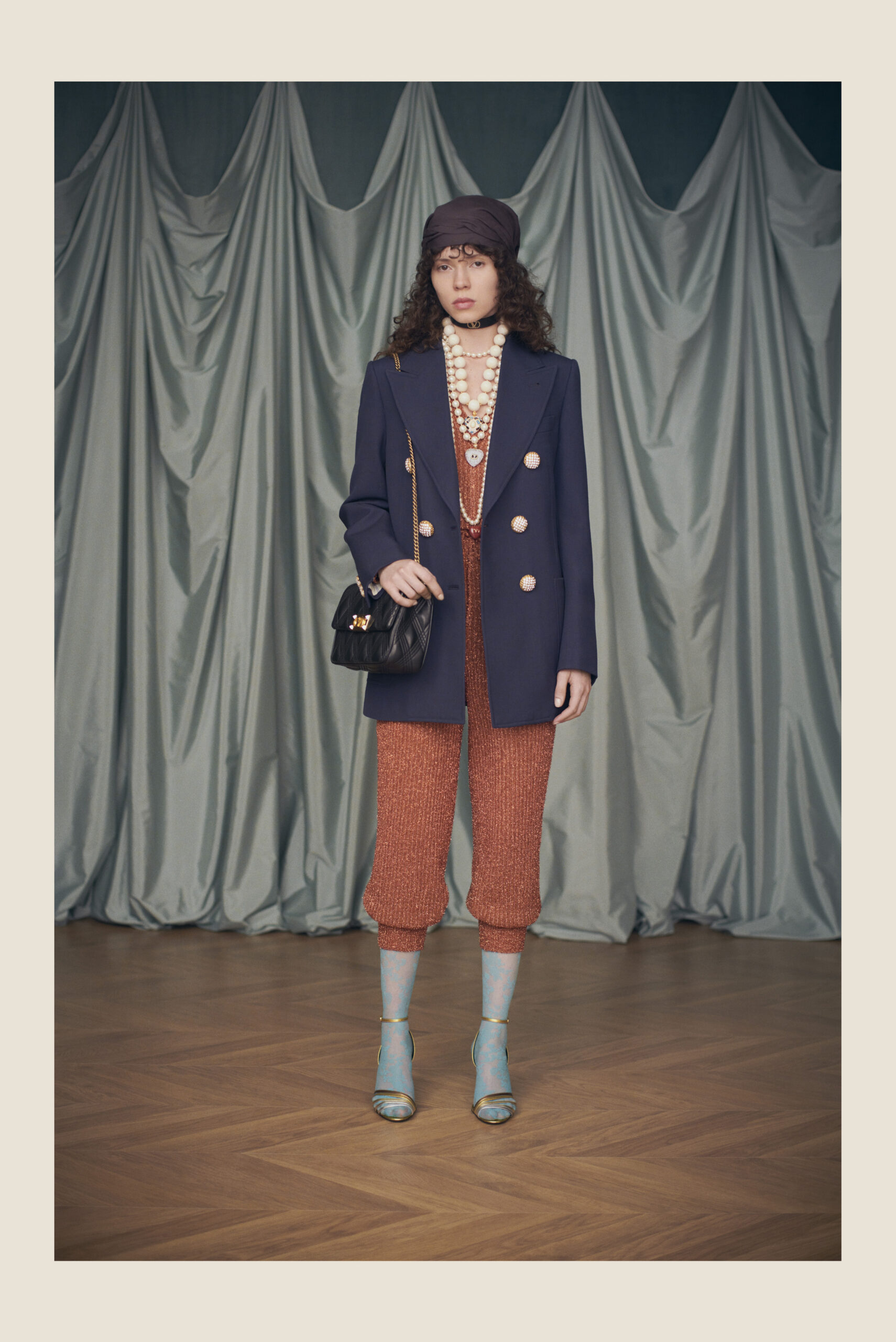 Ο Alessandro Michele εκπλήσσει το κοινό με την πρώτη του Resort 2025 collection για τον Valentino-21