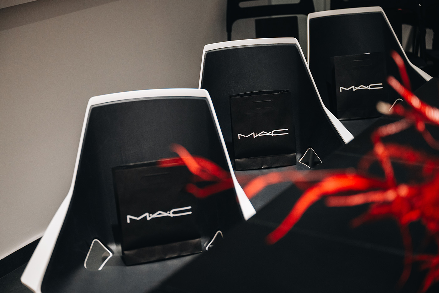 H MAC Cosmetics Greece υψώνει τη φωνή του προγράμματος VIVA GLAM στην Ελλάδα-4