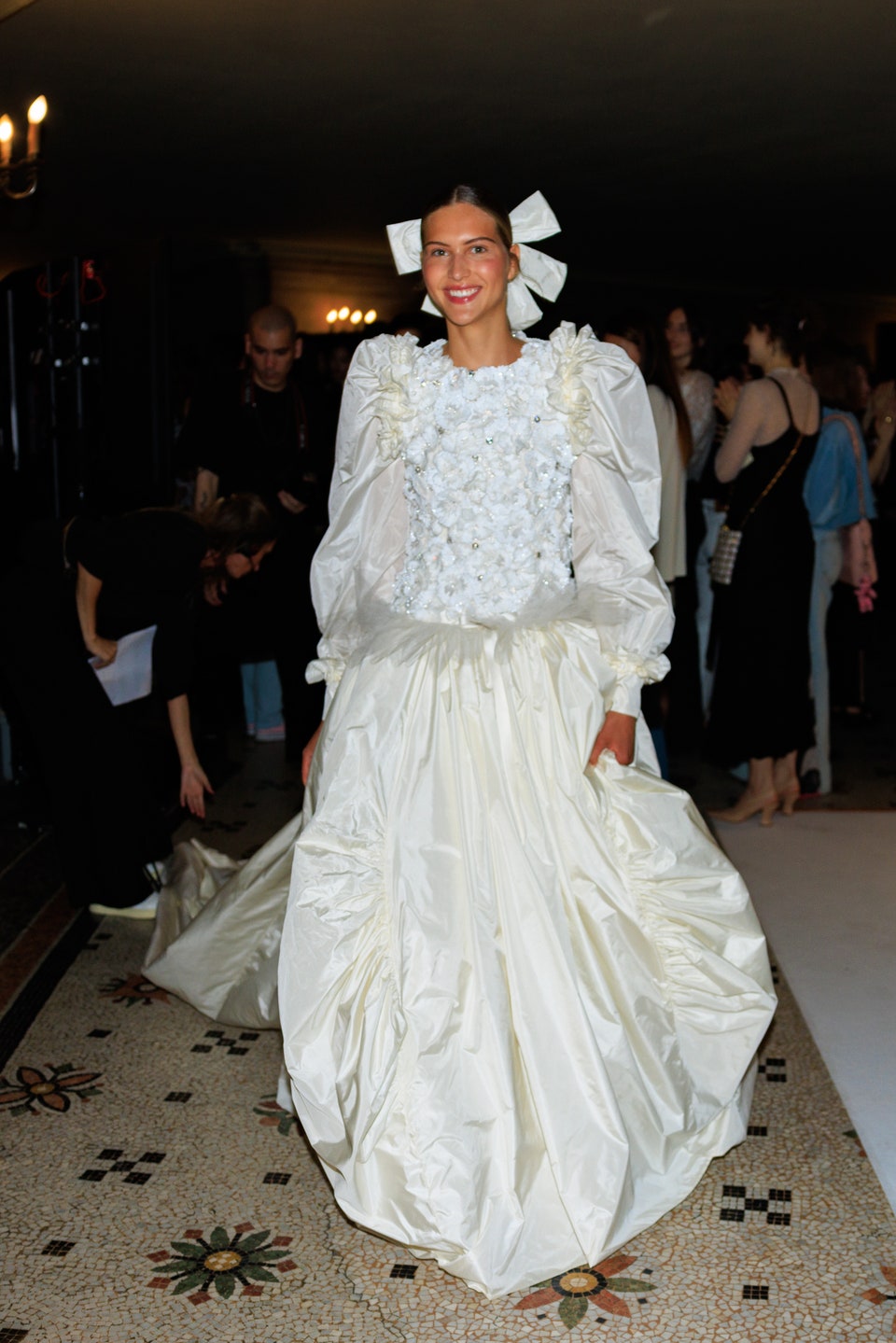 Chanel Haute Couture Φθινόπωρο/Χειμώνας 2024-25: Ένα πρωινό στην Όπερα-5