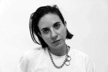 The Water Or The Wave – AMA House: Η Vogue Greece ταξίδεψε στις Σπέτσες για το opening της έκθεσης-2