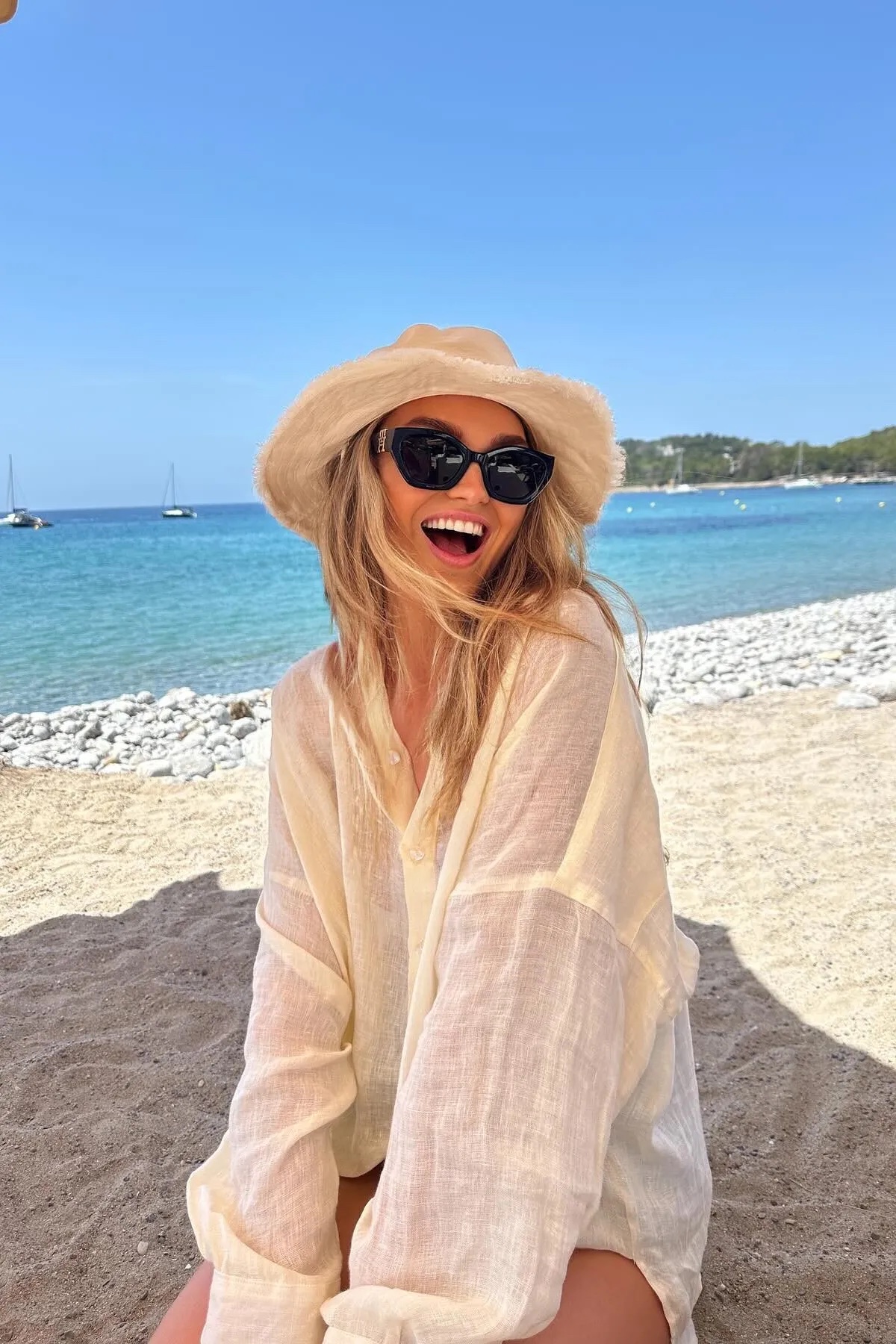 5 beach cover-ups που θα φορέσουμε εκτός από παρεό-4