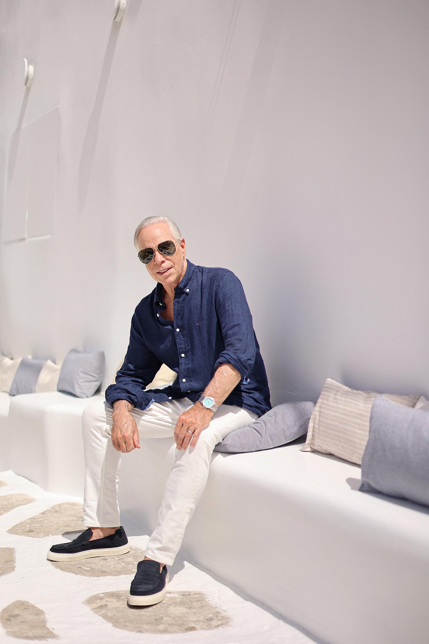 Ο Tommy Hilfiger ταξίδεψε στη Μύκονο για το opening της boutique του και μίλησε στη Vogue για την συνταγή της επιτυχίας του-3