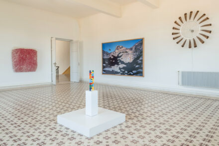 The Water Or The Wave – AMA House: Η Vogue Greece ταξίδεψε στις Σπέτσες για το opening της έκθεσης-5