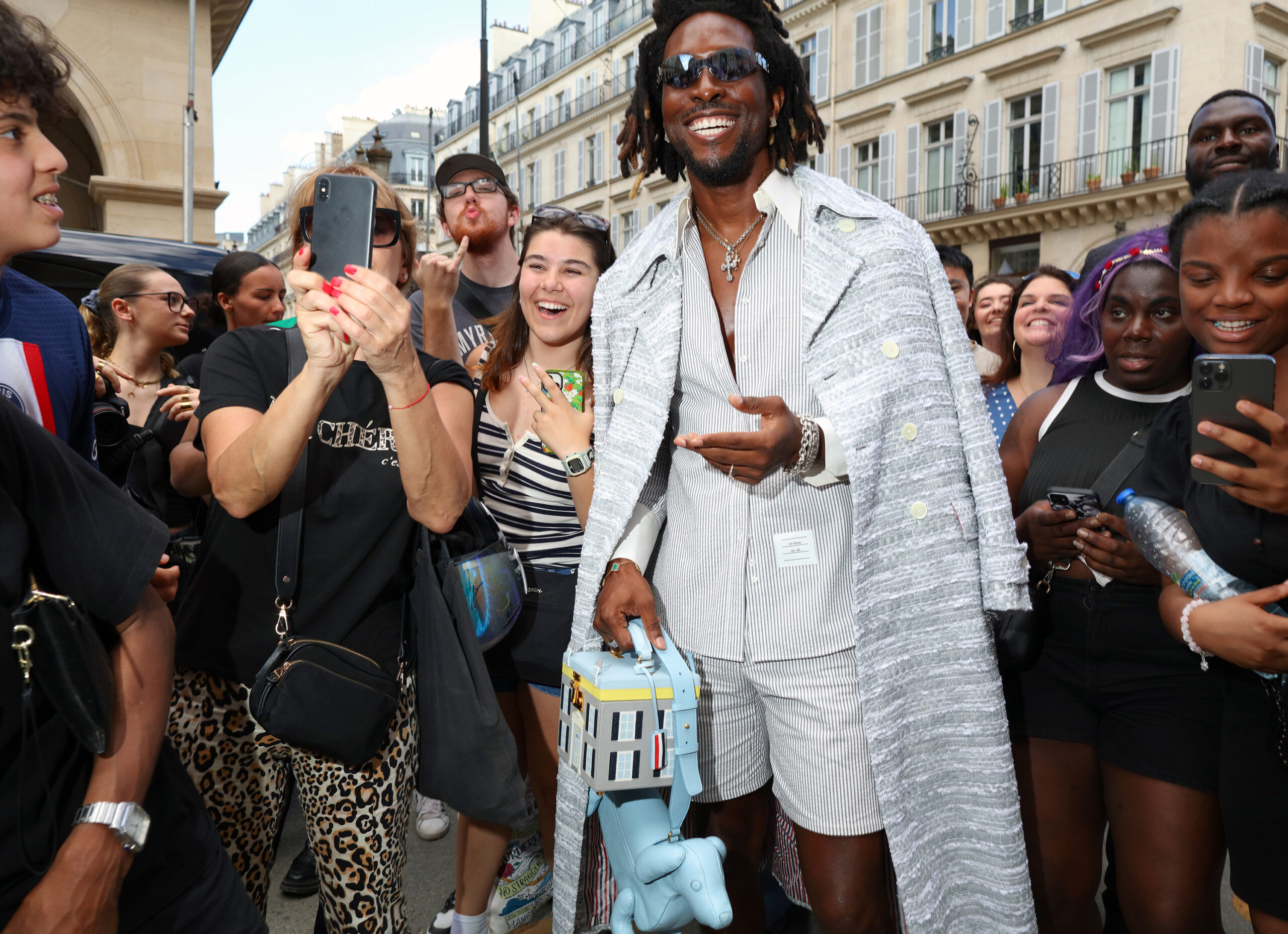 Τι φορούν τώρα στο Παρίσι; Τα ωραιότερα street style looks-26